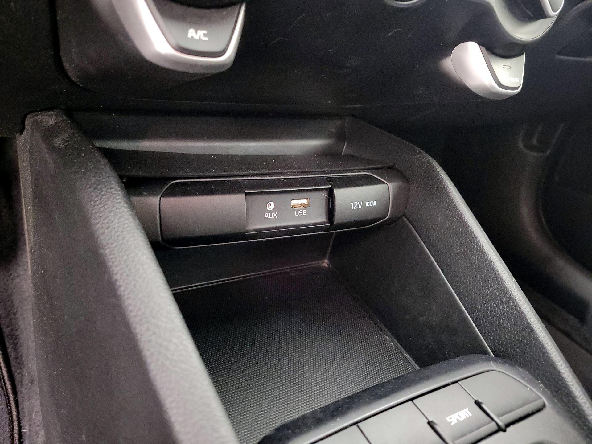 Thumbnail: 2018 Kia Rio - 17