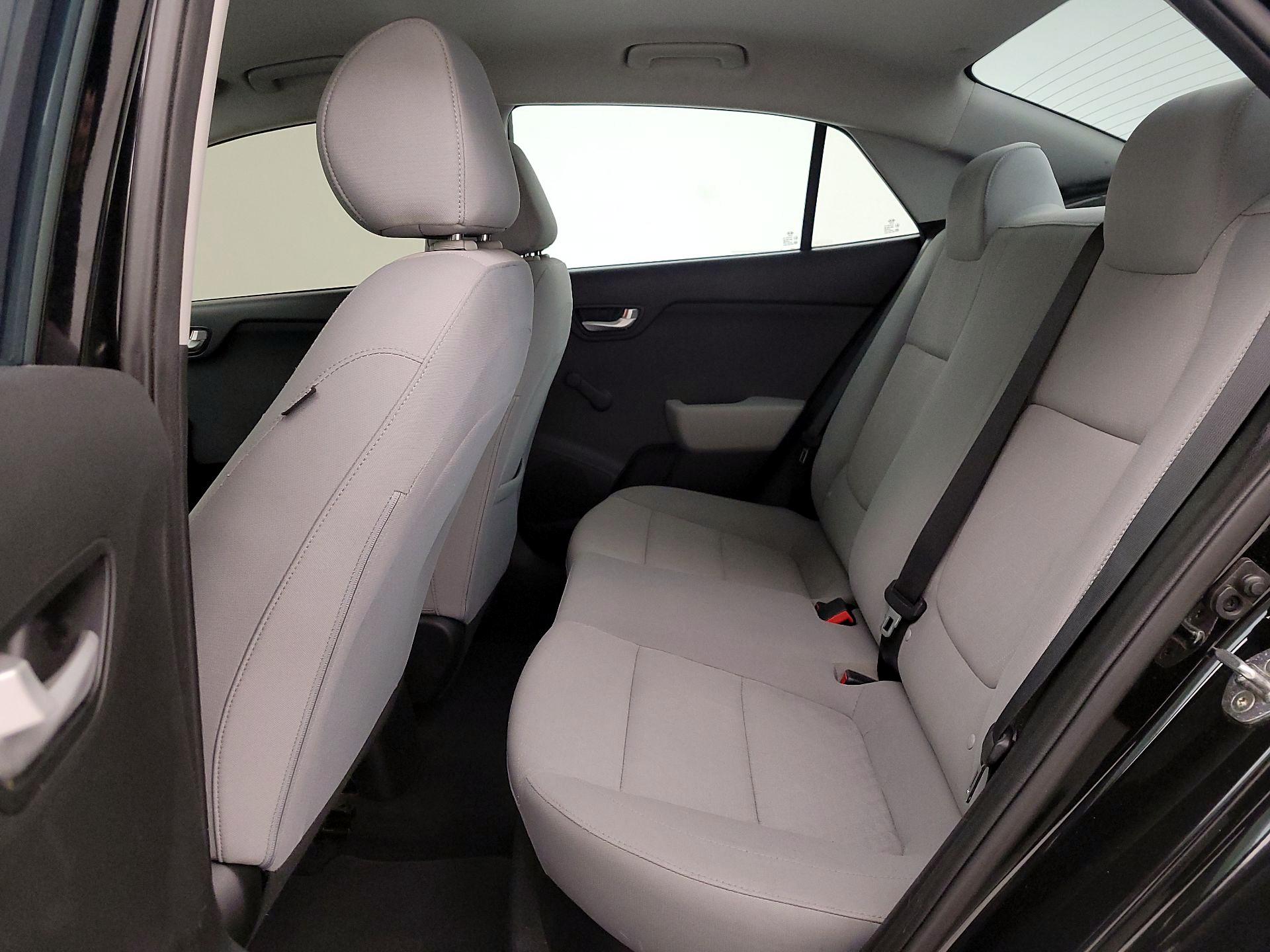 Thumbnail: 2018 Kia Rio - 18