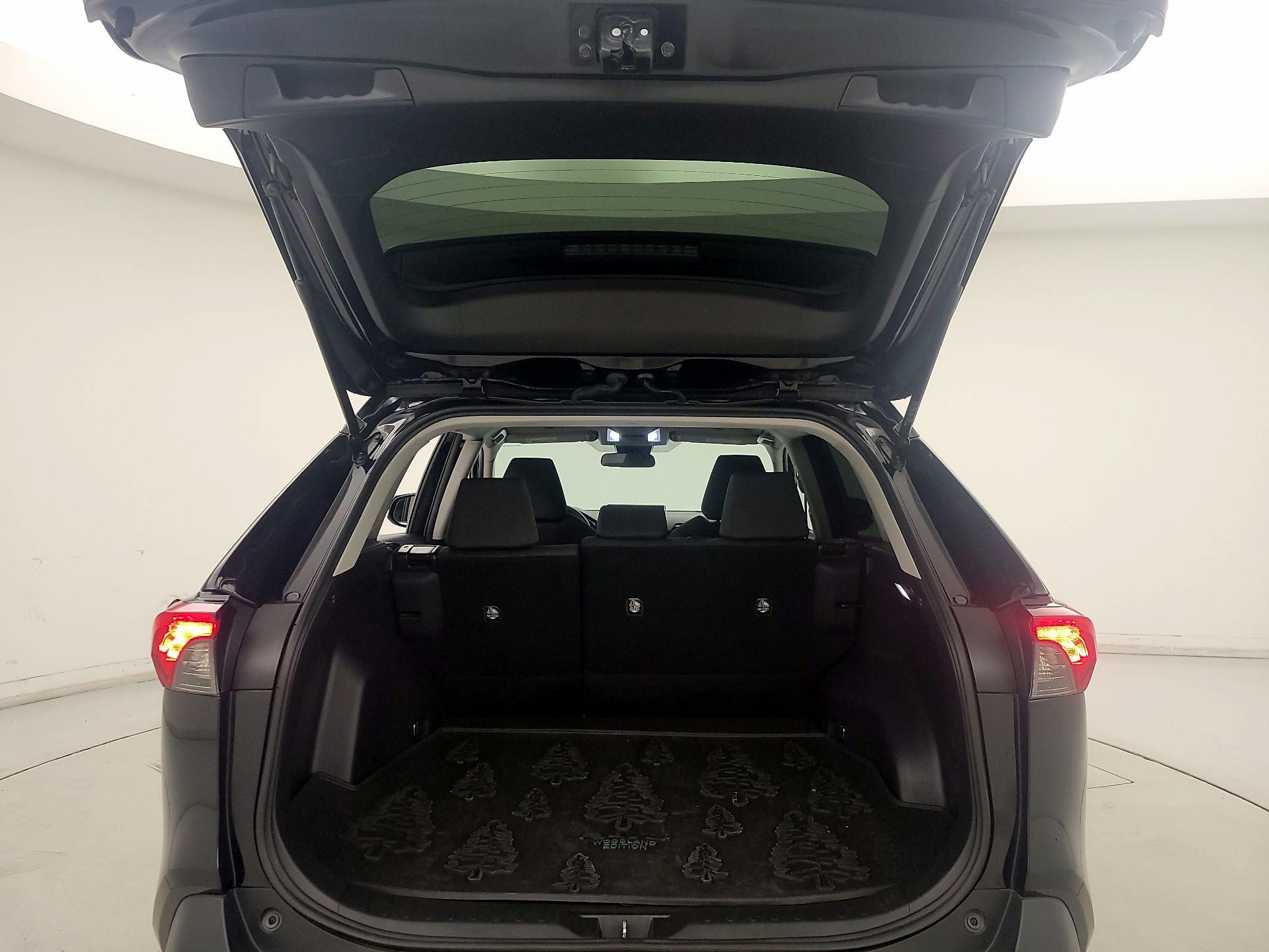 Thumbnail: 2023 Toyota RAV4 - 20