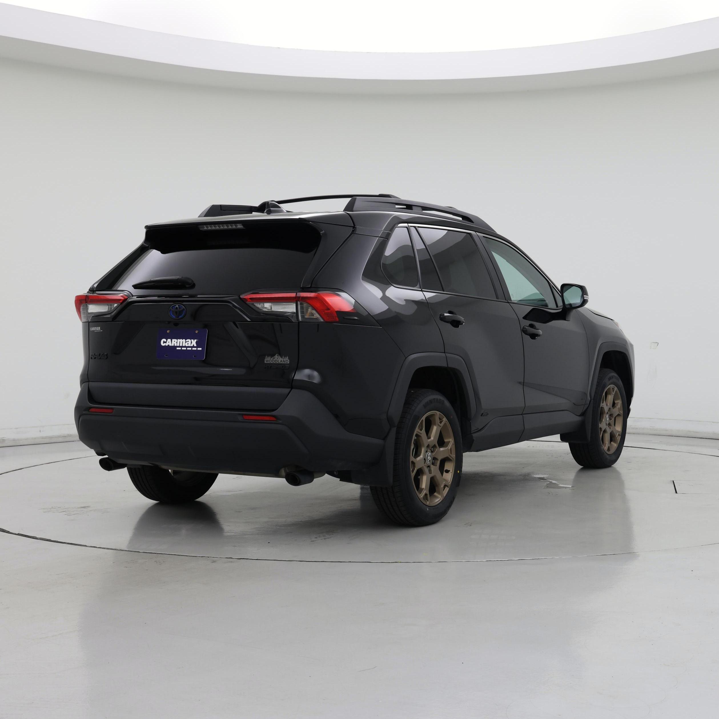 Thumbnail: 2023 Toyota RAV4 - 8