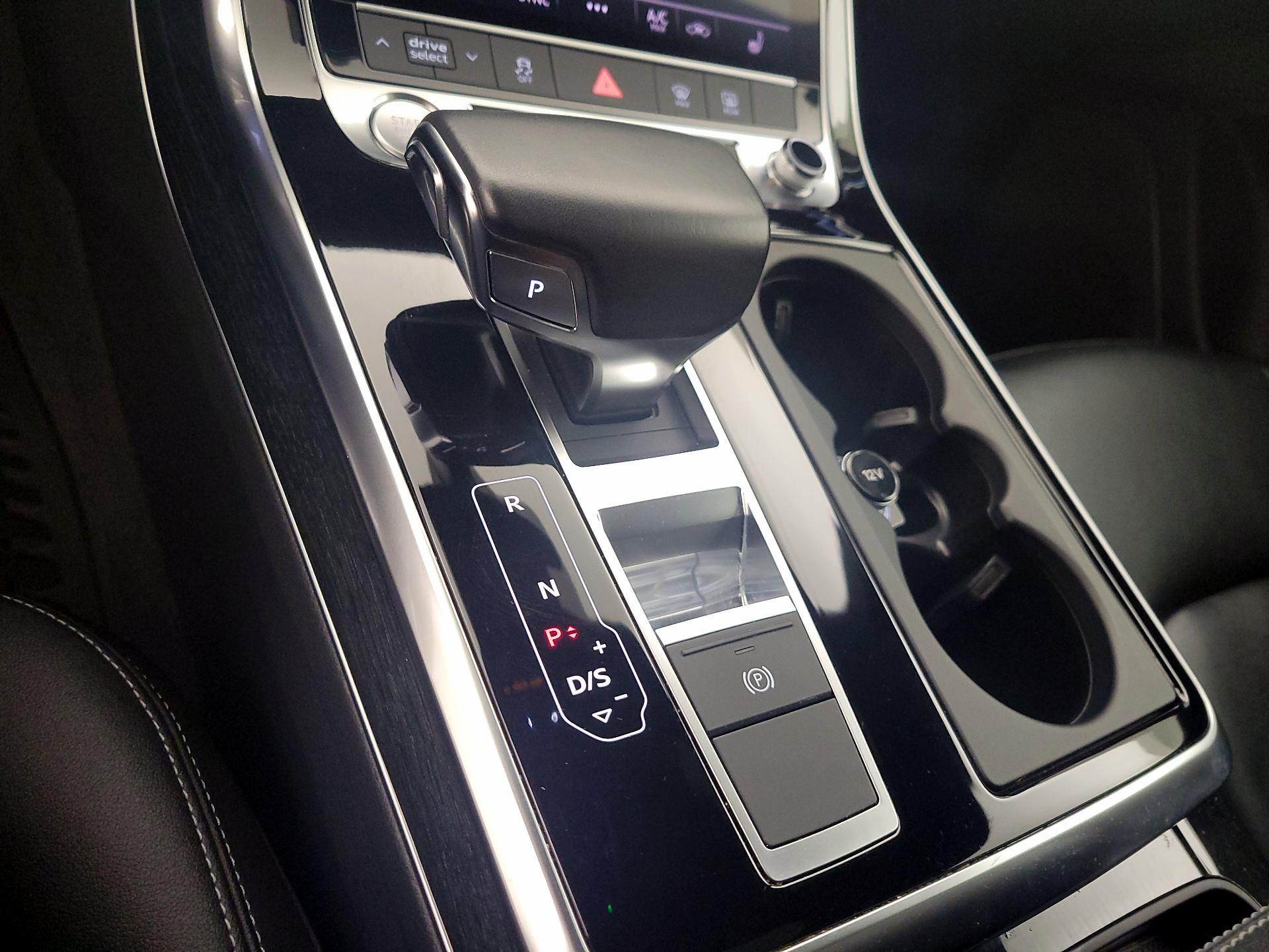 Thumbnail: 2019 Audi Q8 - 18