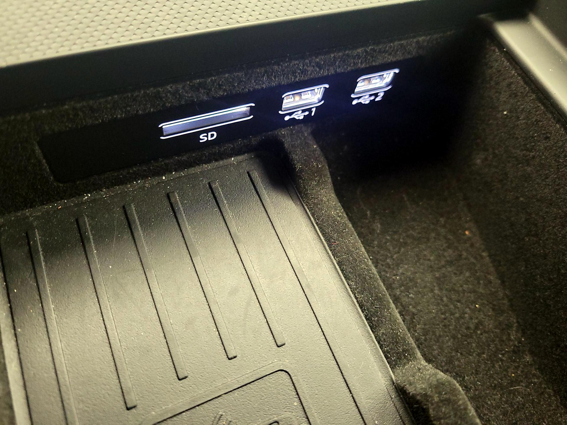 Thumbnail: 2019 Audi Q8 - 19