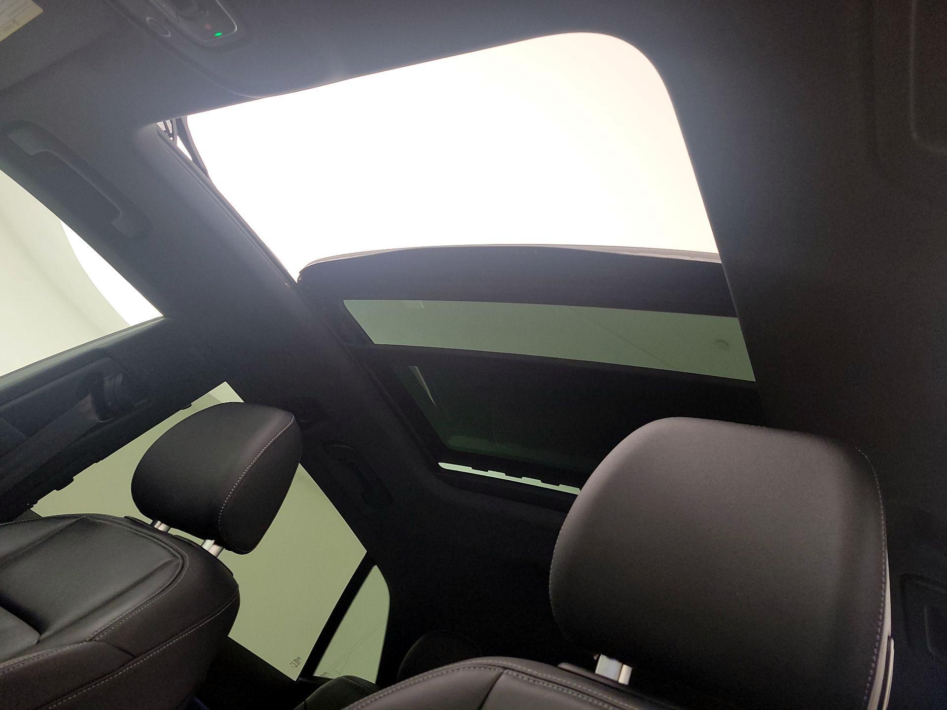 Thumbnail: 2019 Audi Q8 - 20