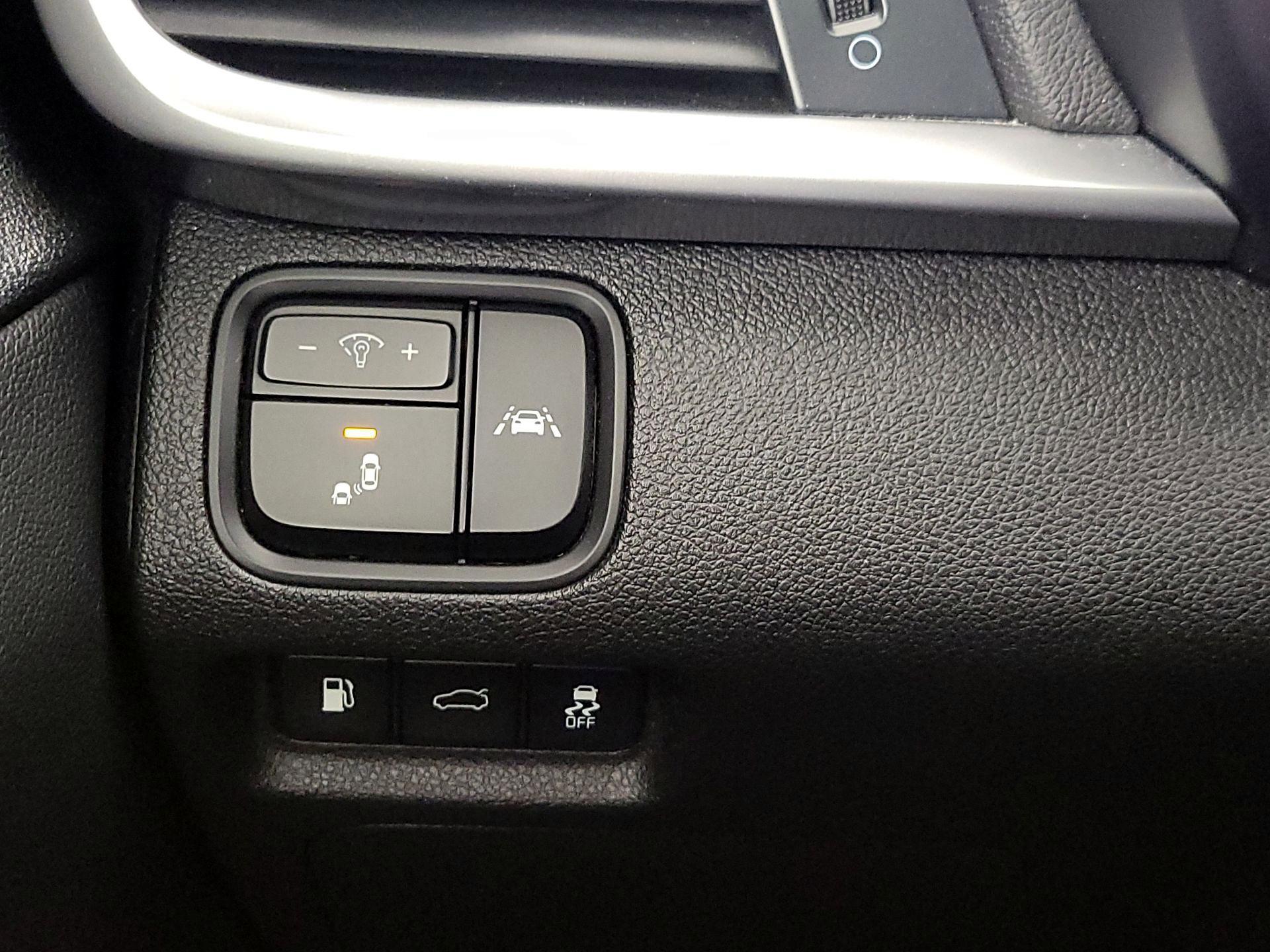 Thumbnail: 2019 Kia Optima - 13