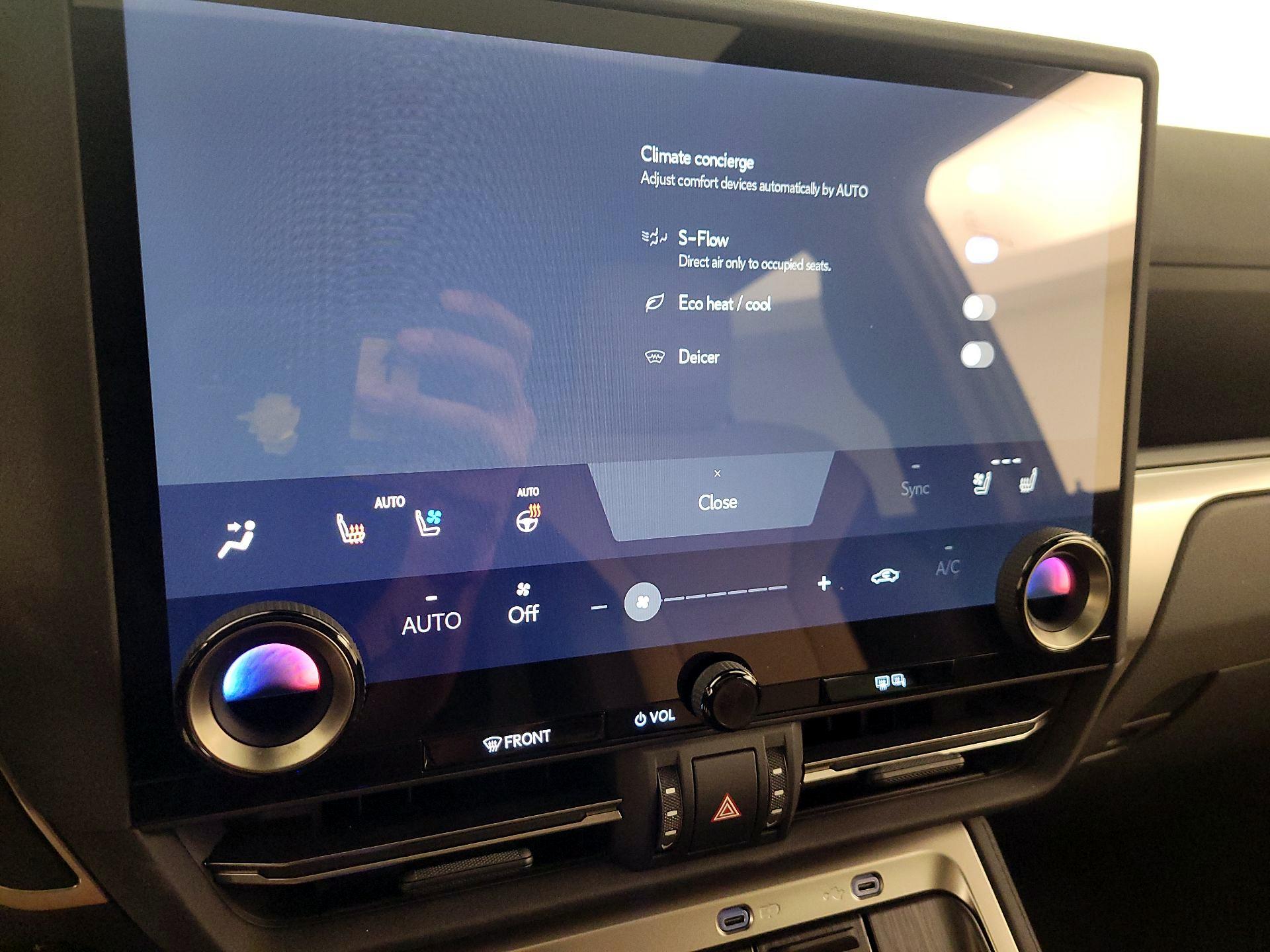 Thumbnail: 2024 Lexus GX - 16