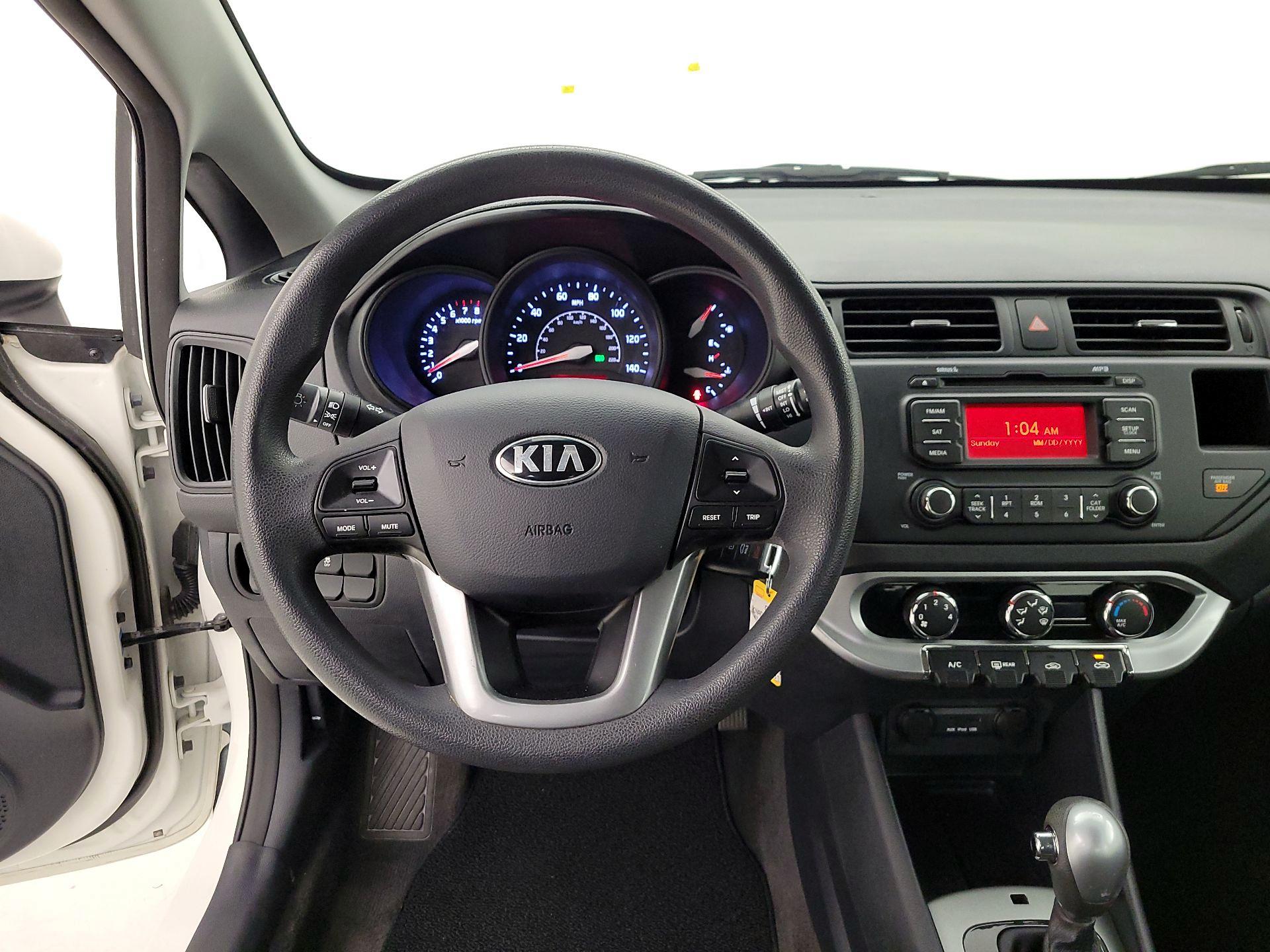 Thumbnail: 2015 Kia Rio - 10