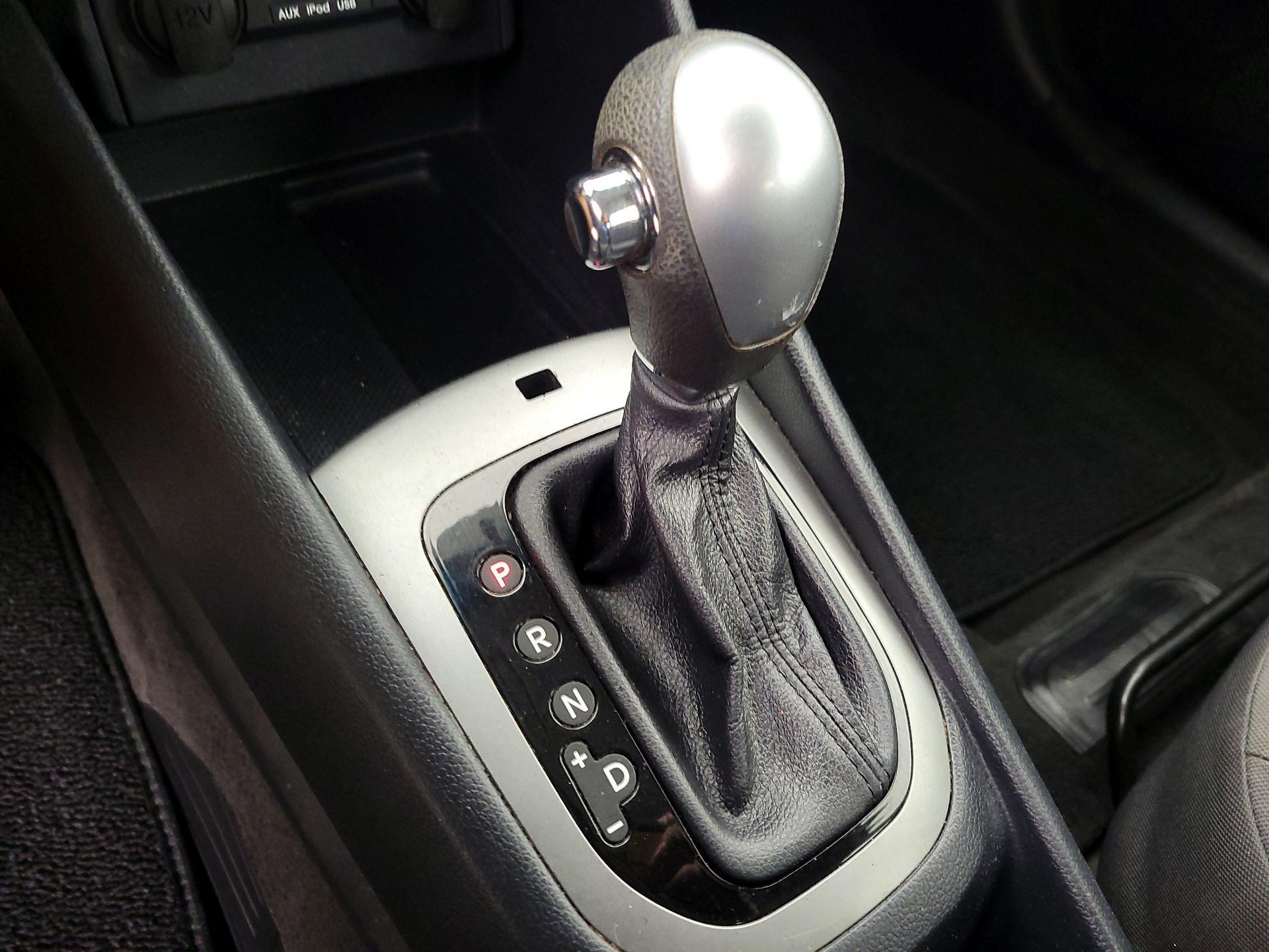 Thumbnail: 2015 Kia Rio - 16