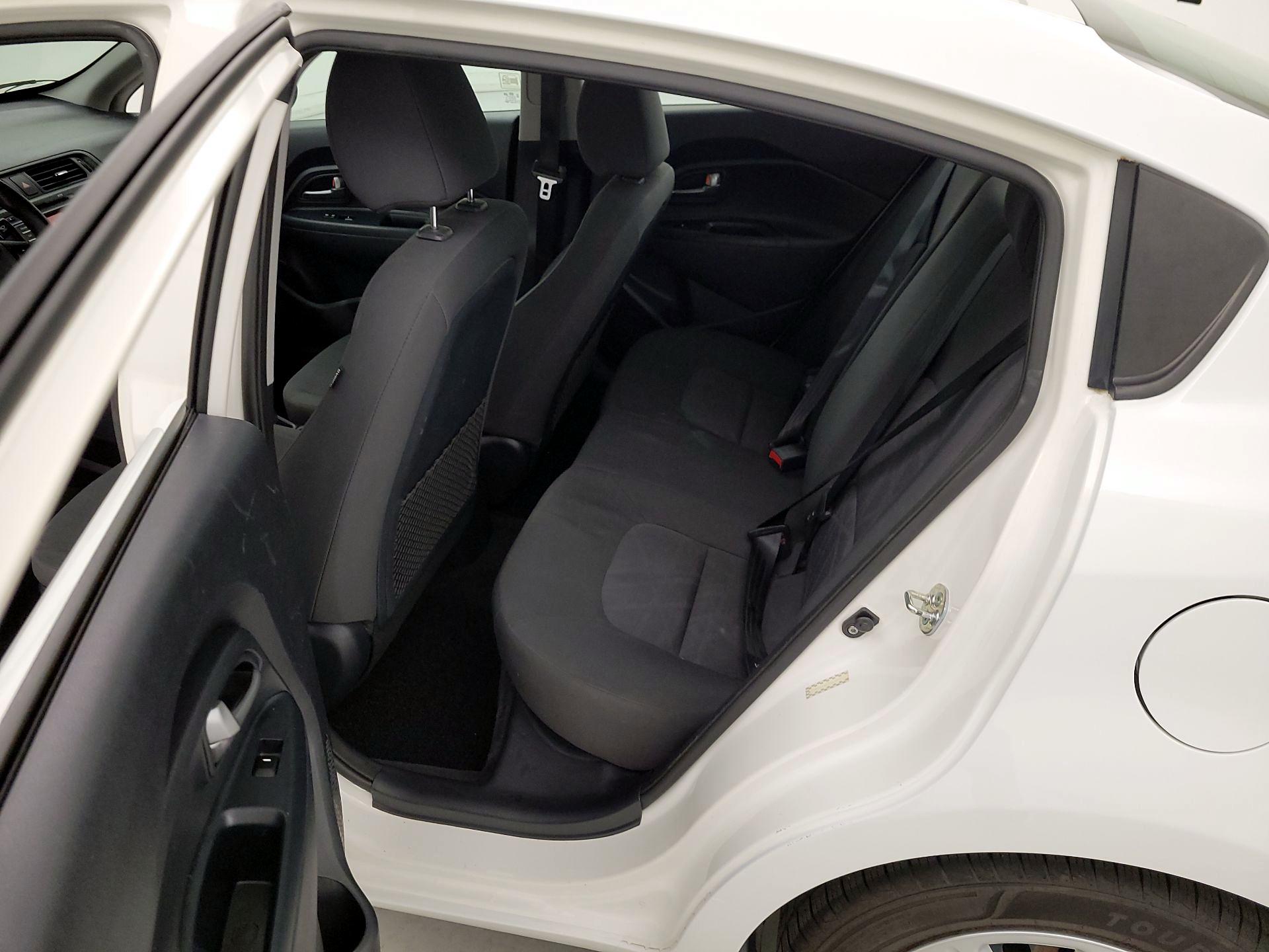 Thumbnail: 2015 Kia Rio - 18