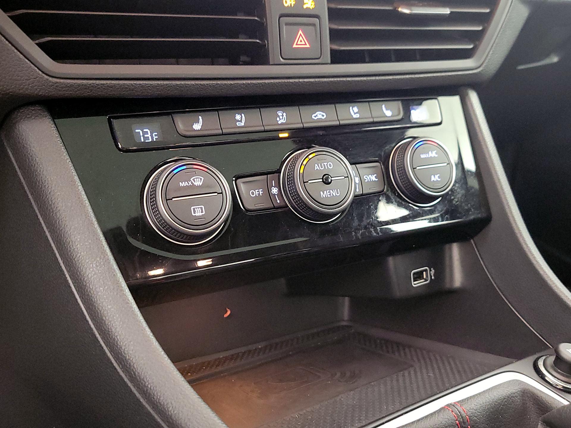 Thumbnail: 2020 Volkswagen Jetta - 16