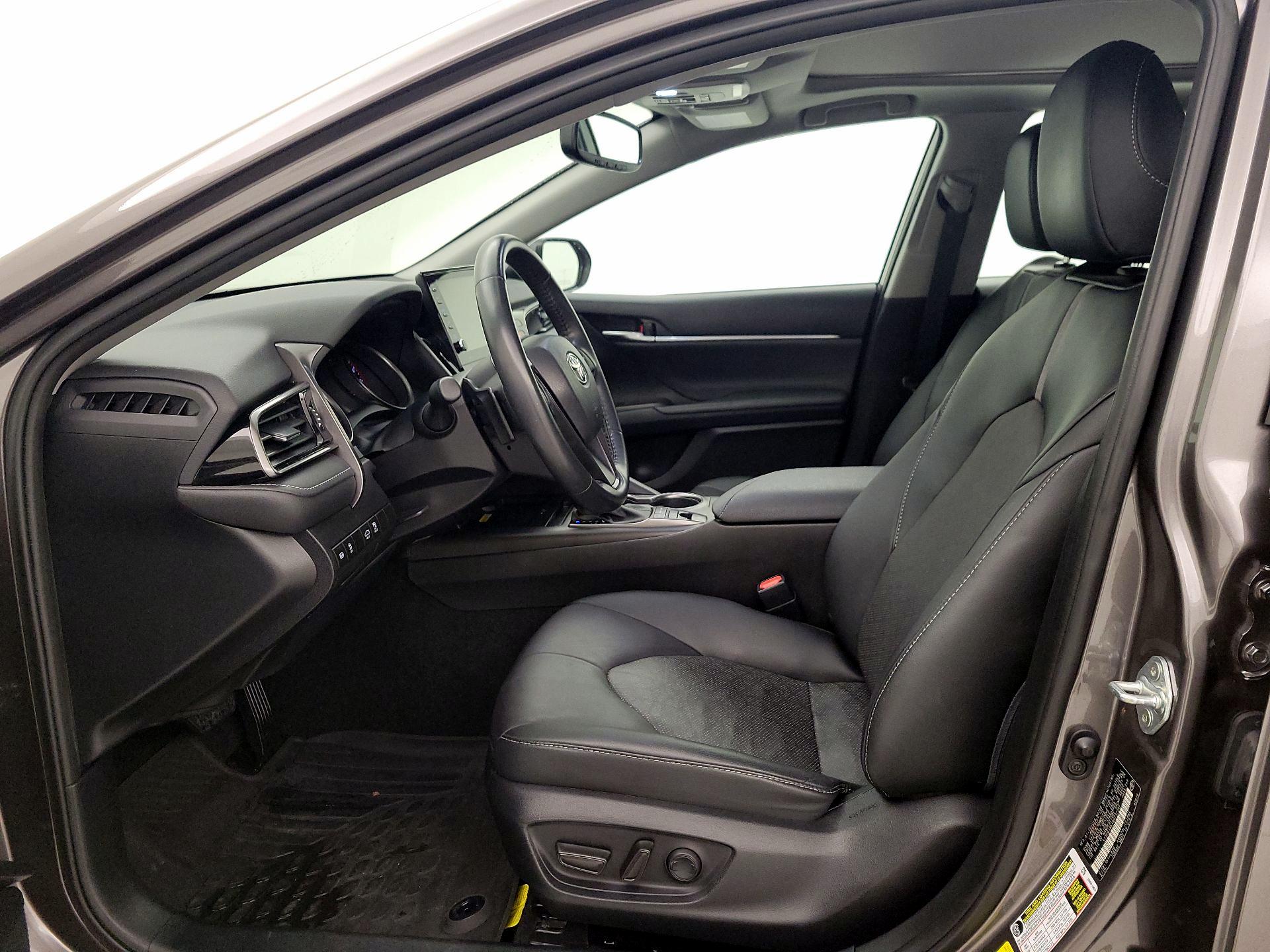 Thumbnail: 2022 Toyota Camry - 11