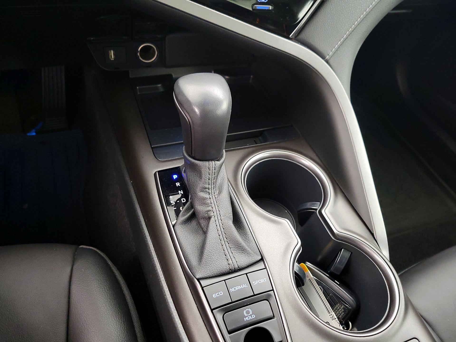 Thumbnail: 2022 Toyota Camry - 17