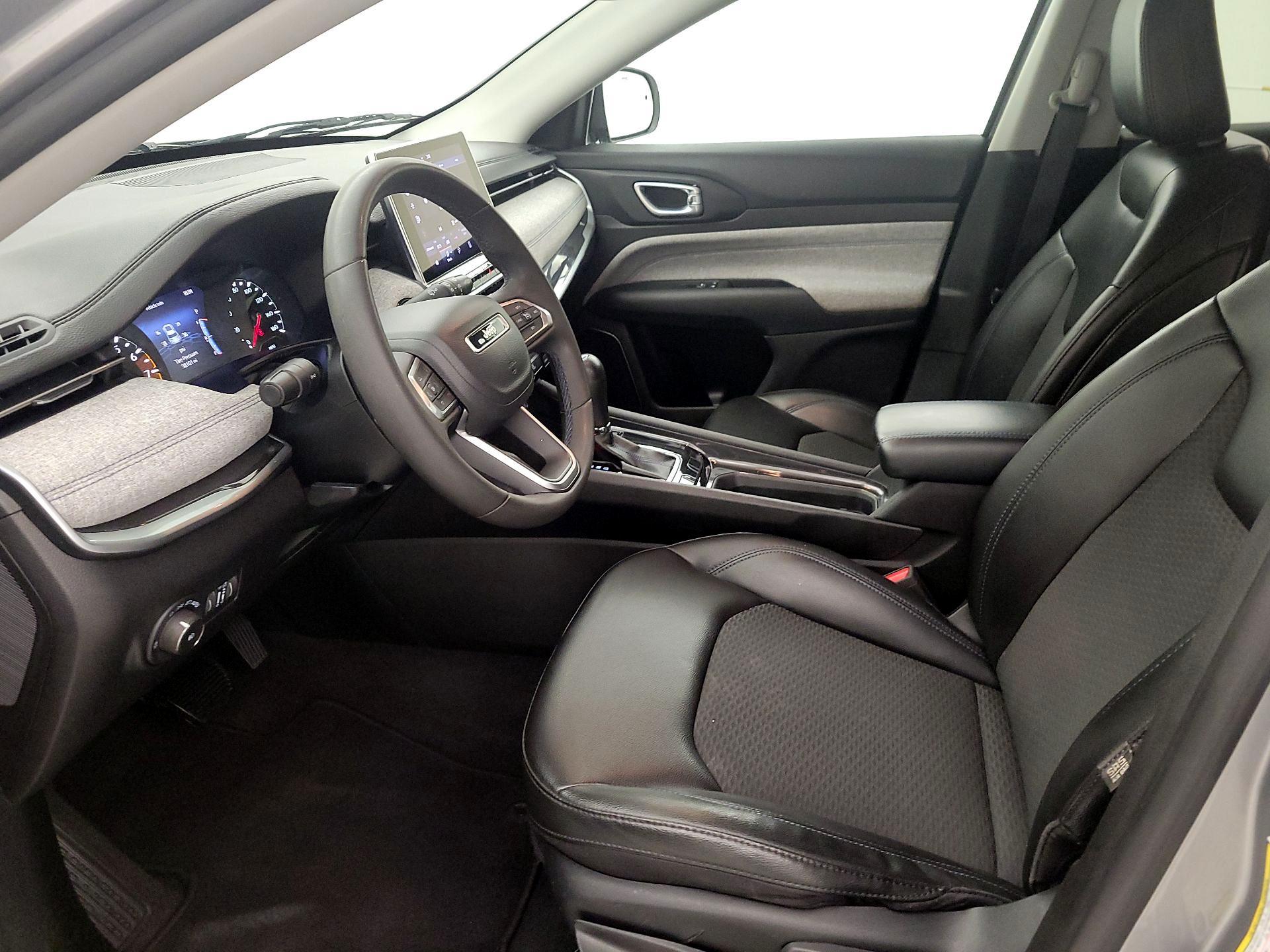 Thumbnail: 2022 Jeep Compass - 11