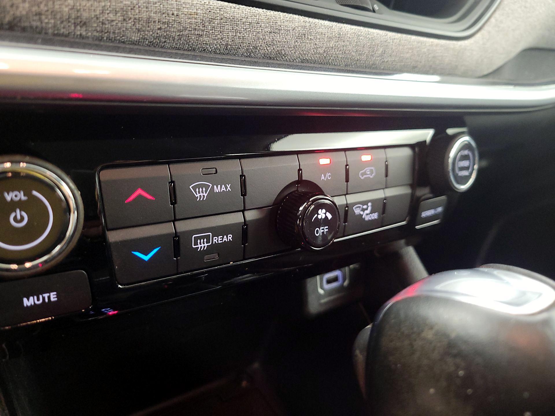 Thumbnail: 2022 Jeep Compass - 16