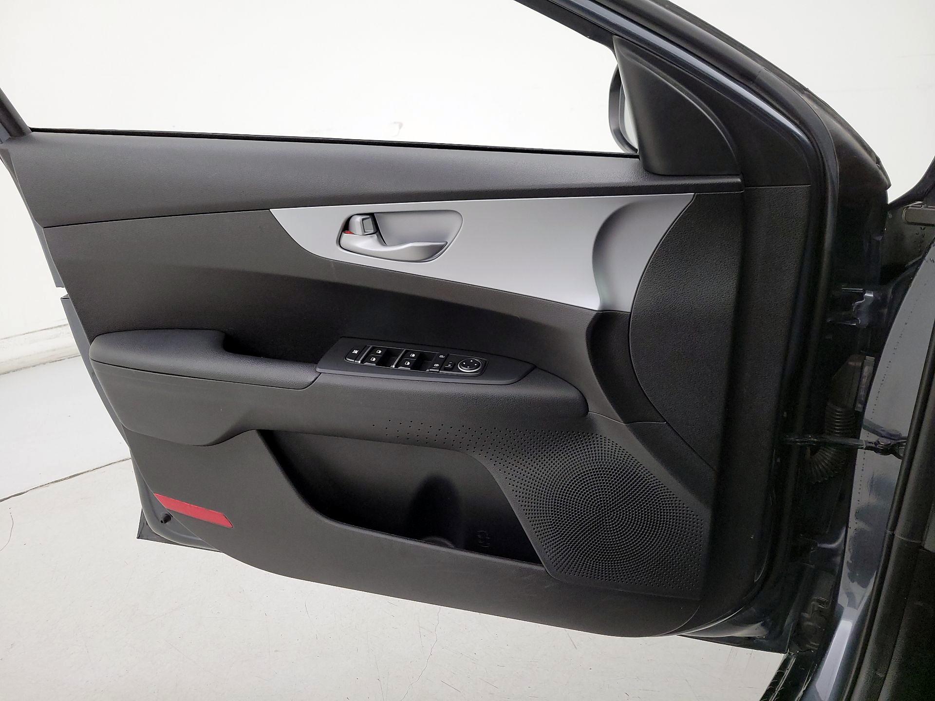 Thumbnail: 2023 Kia Forte - 12