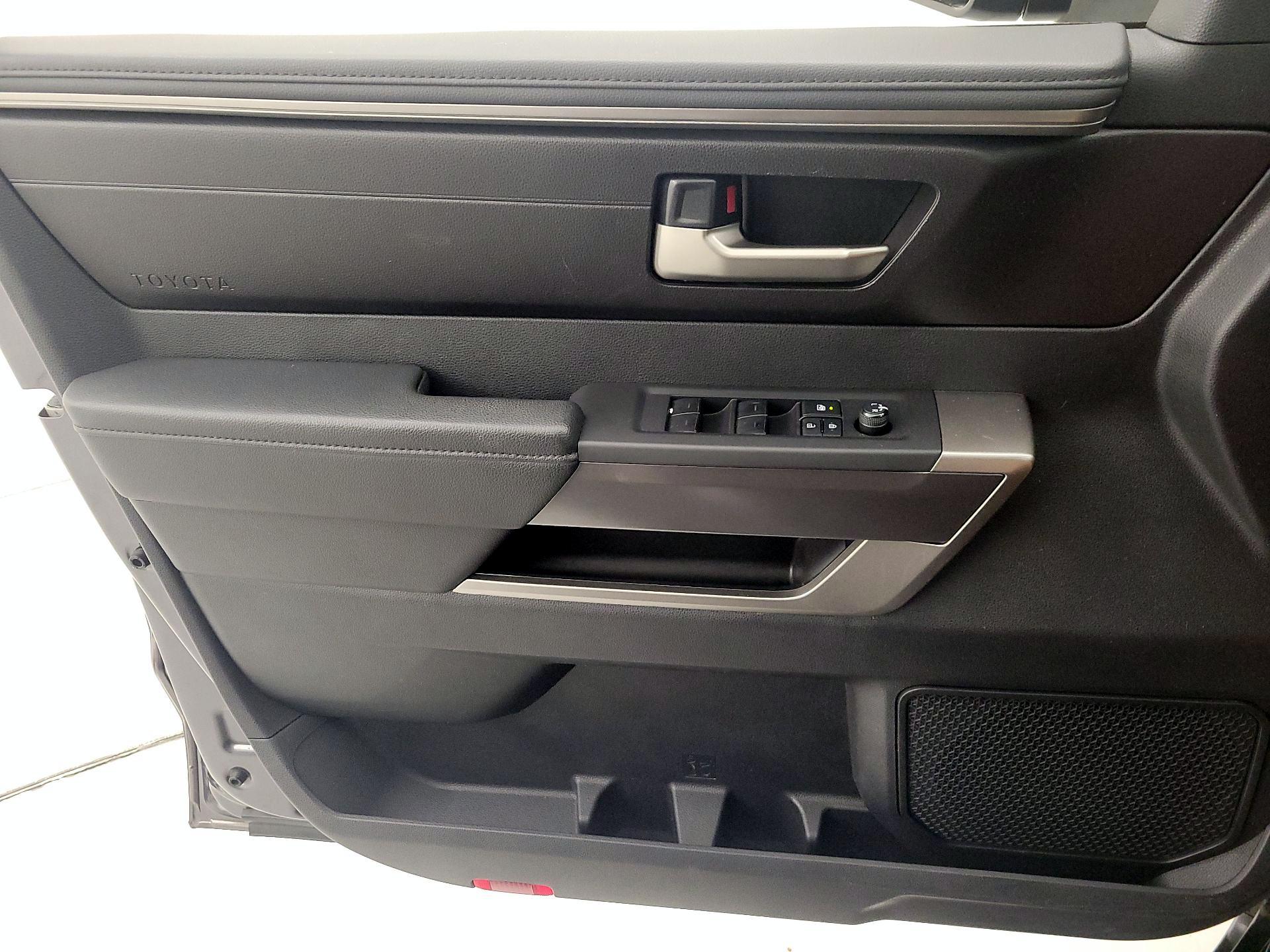 Thumbnail: 2022 Toyota Tundra - 12