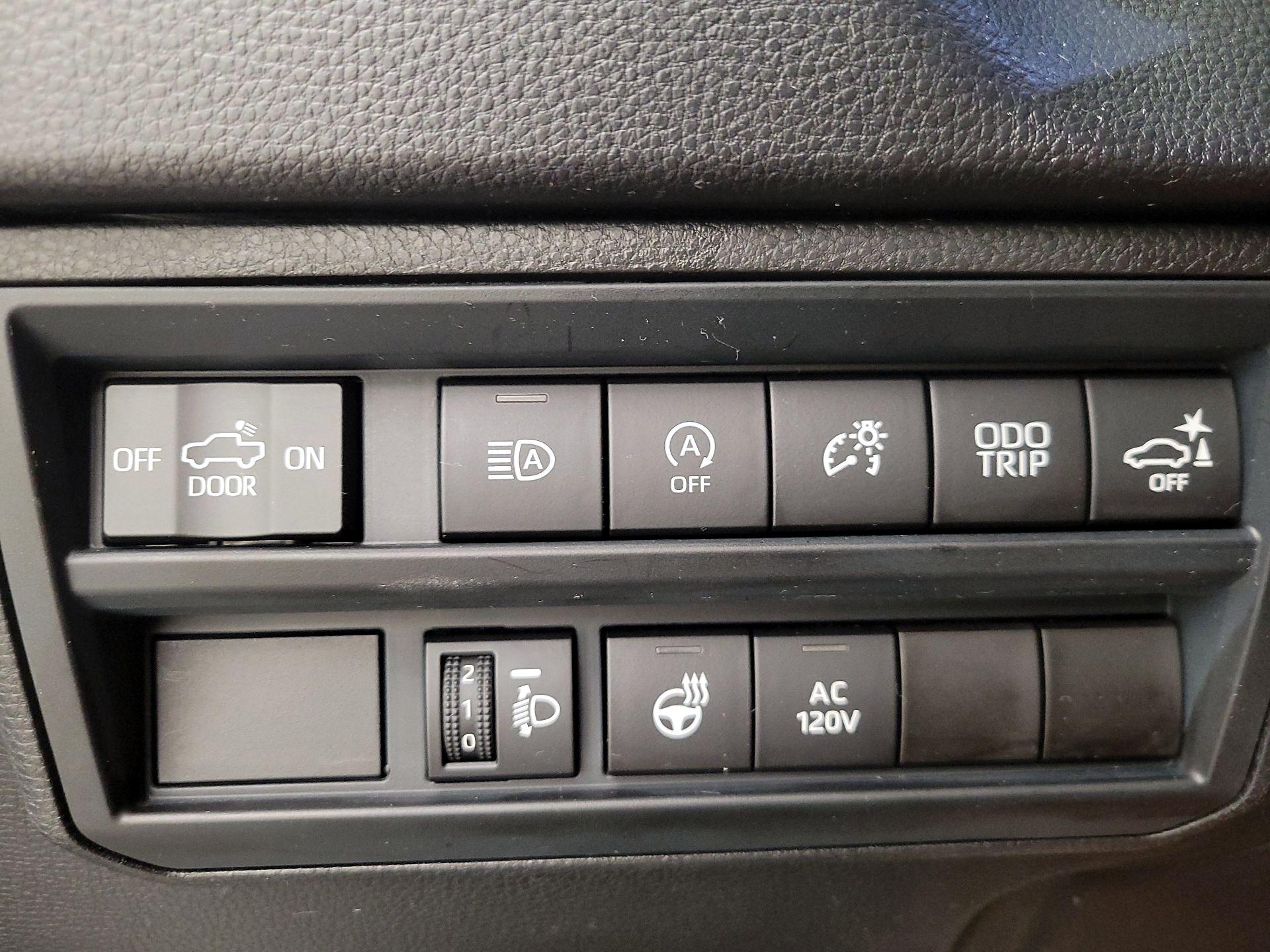 Thumbnail: 2022 Toyota Tundra - 13