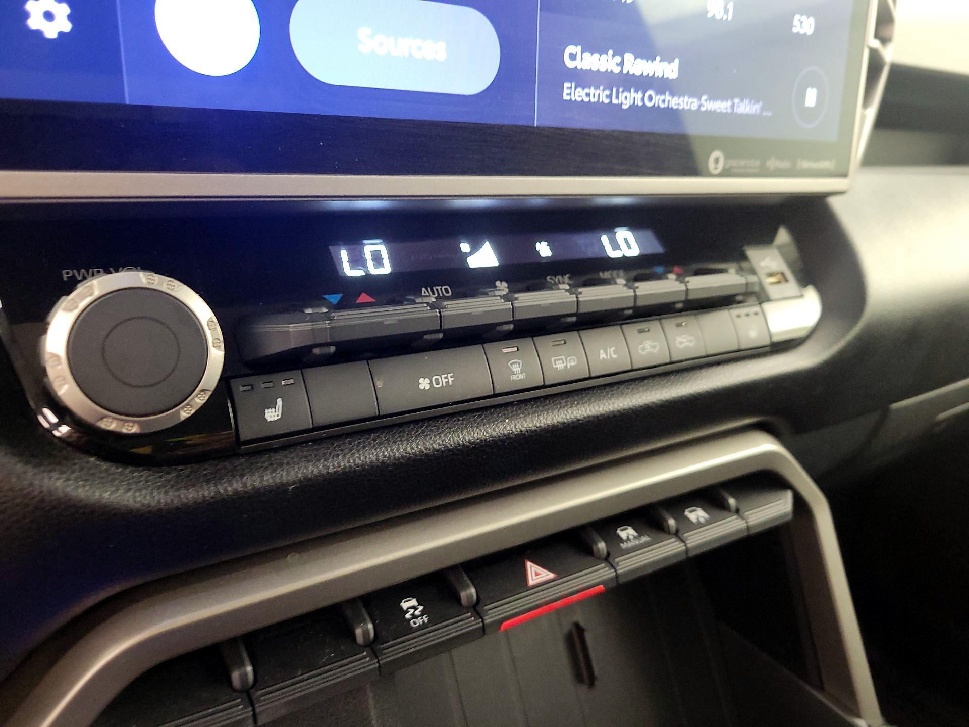 Thumbnail: 2022 Toyota Tundra - 16