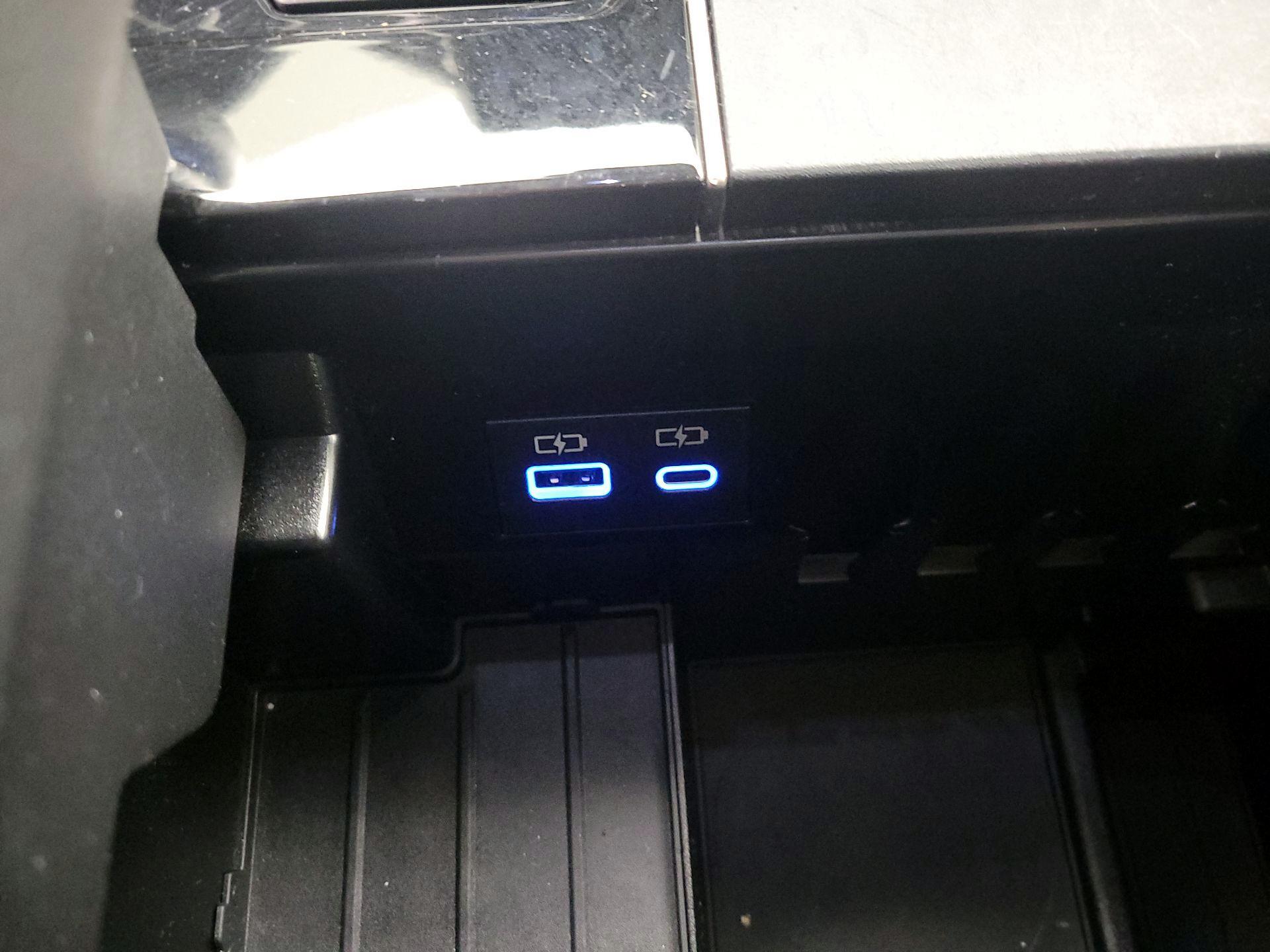 Thumbnail: 2022 Toyota Tundra - 18