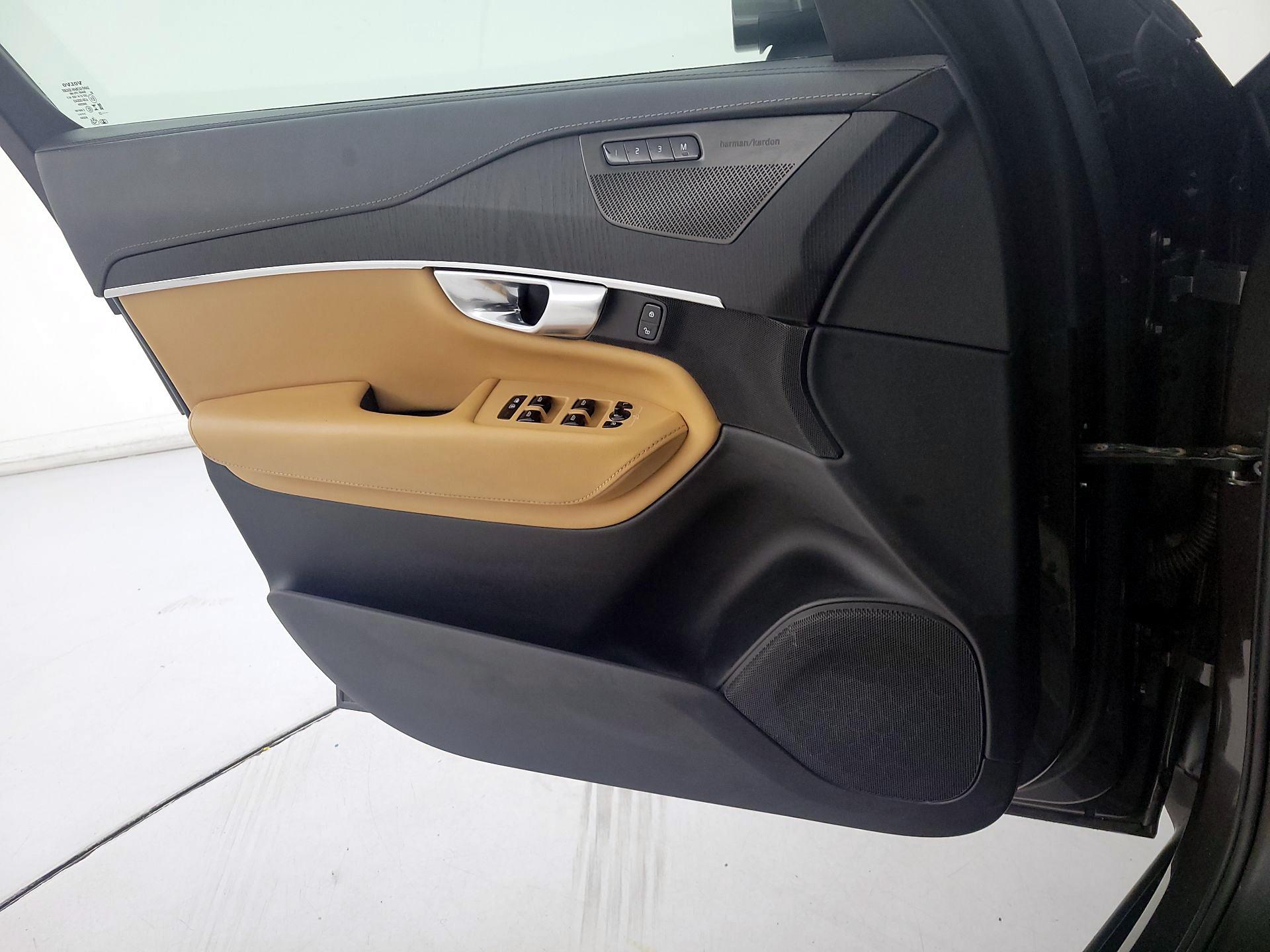 Thumbnail: 2023 Volvo XC90 - 12