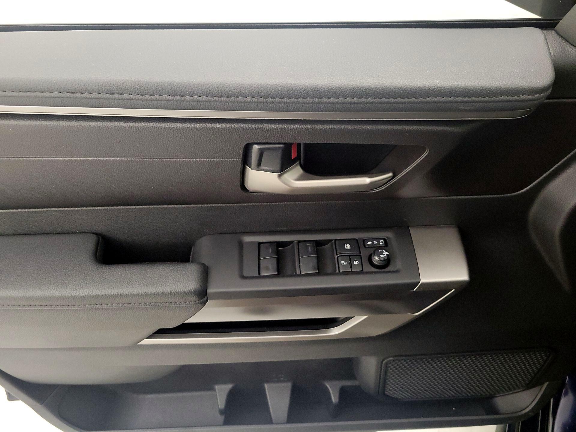 Thumbnail: 2022 Toyota Tundra - 12