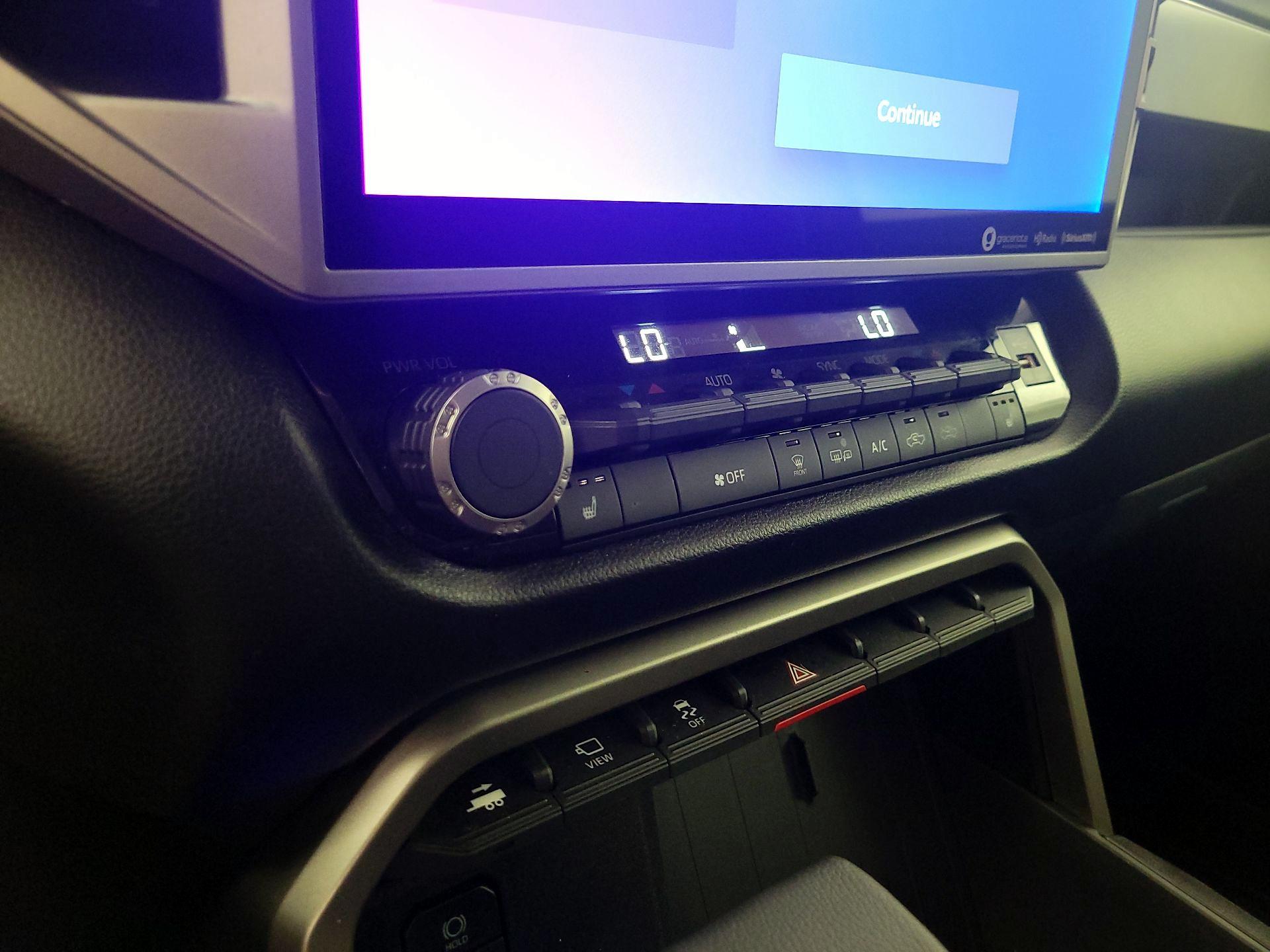 Thumbnail: 2022 Toyota Tundra - 16