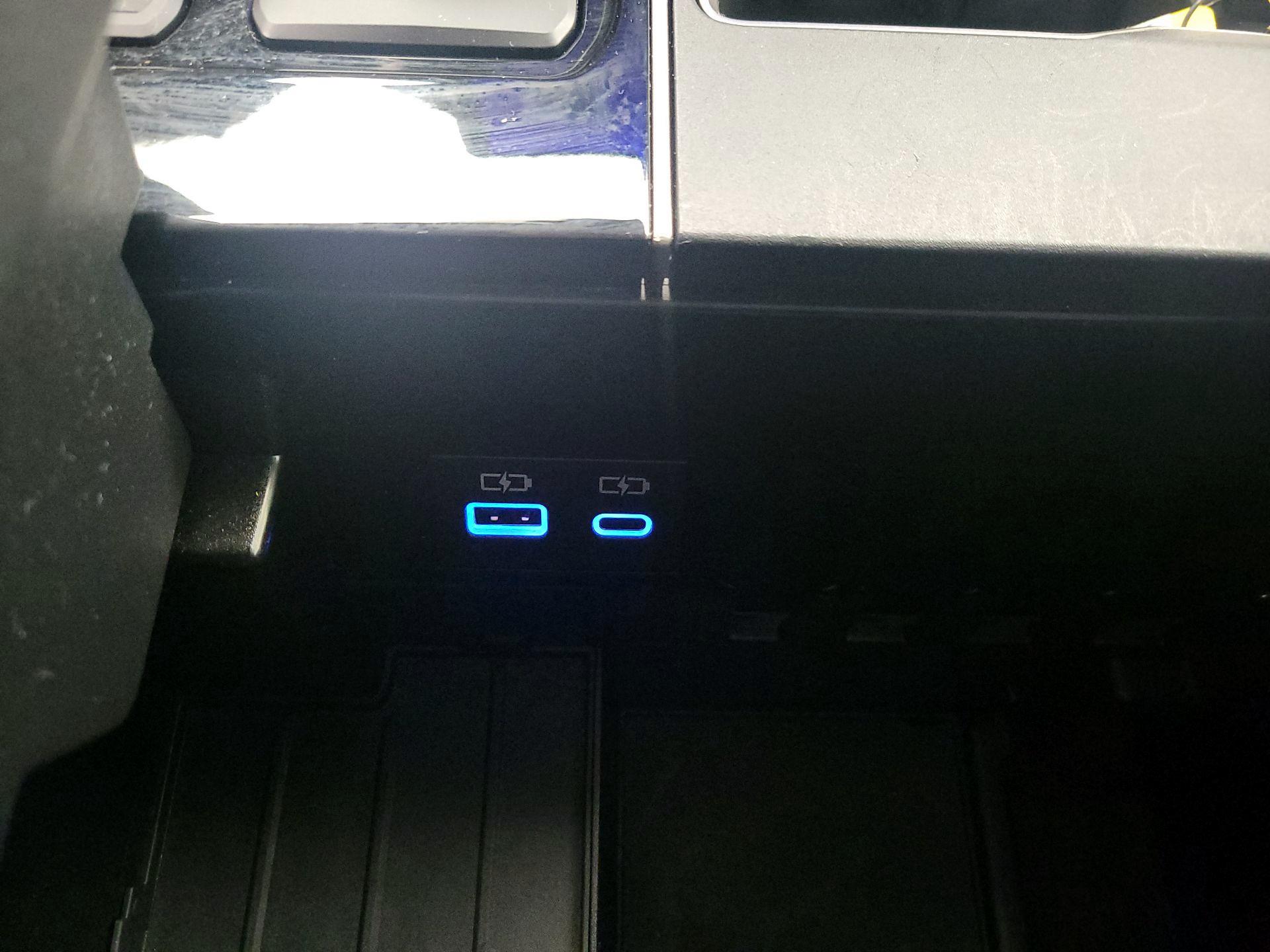 Thumbnail: 2022 Toyota Tundra - 18