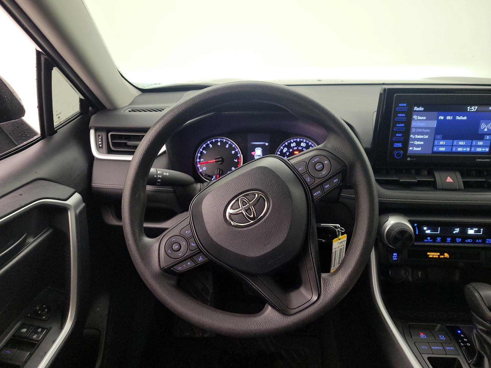 Thumbnail: 2021 Toyota RAV4 - 10