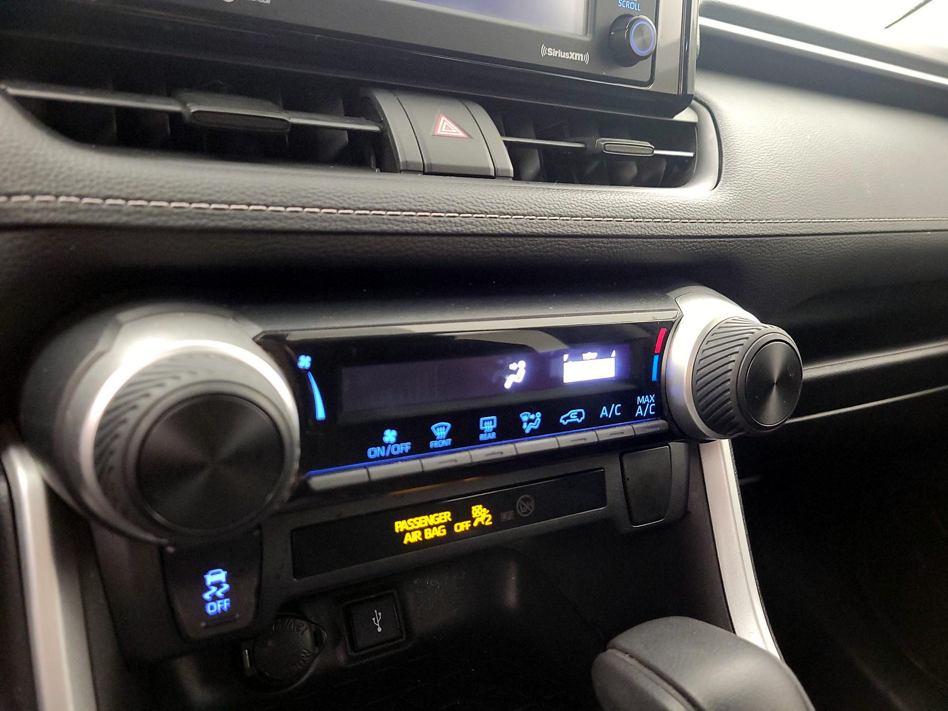 Thumbnail: 2021 Toyota RAV4 - 16