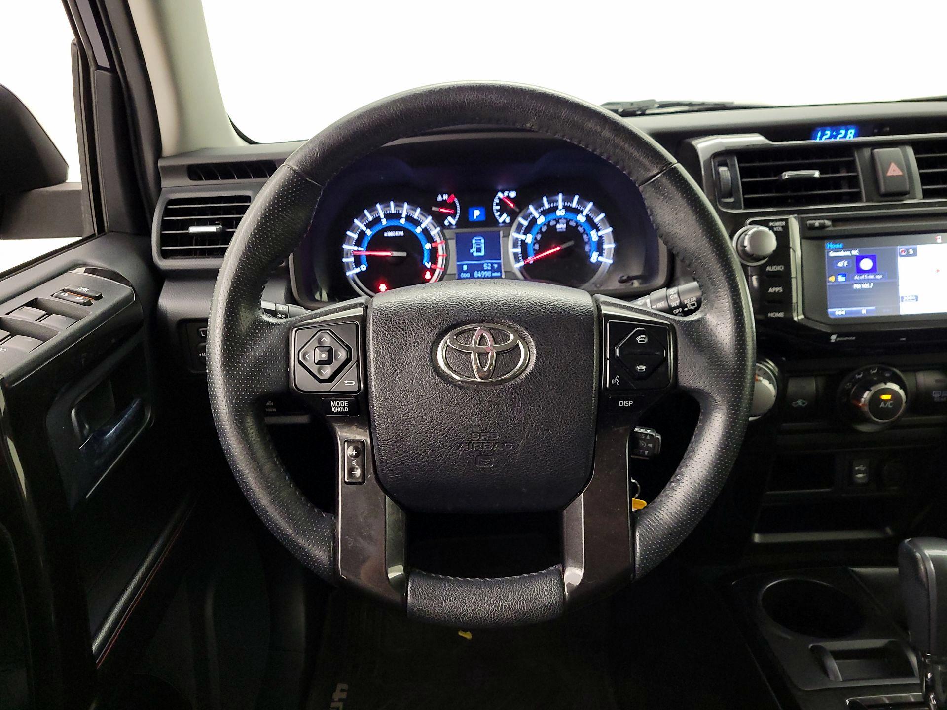 Thumbnail: 2015 Toyota 4Runner - 10