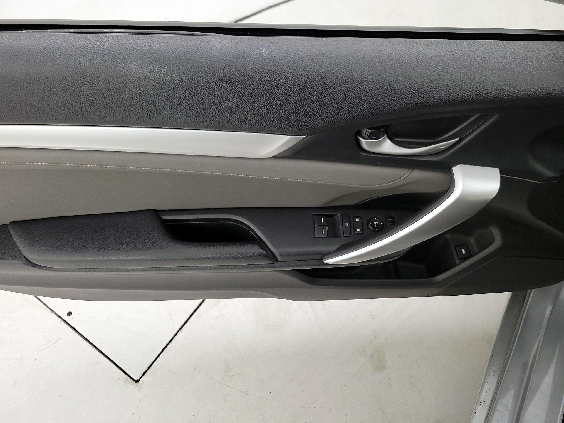 Thumbnail: 2016 Honda Civic - 12