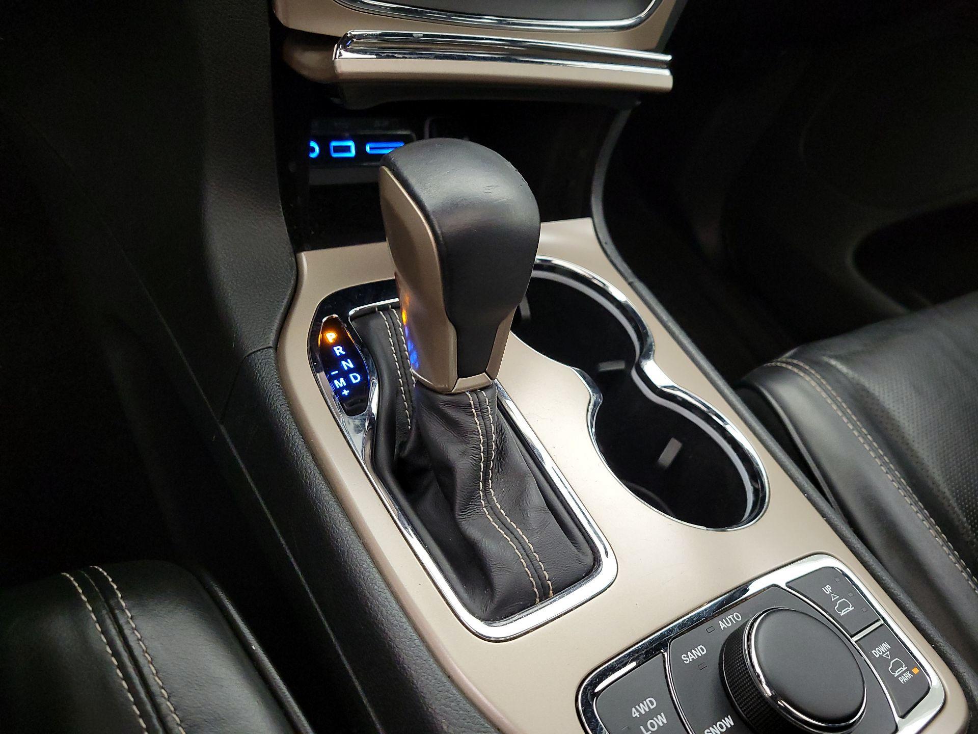 Thumbnail: 2017 Jeep Grand Cherokee - 18