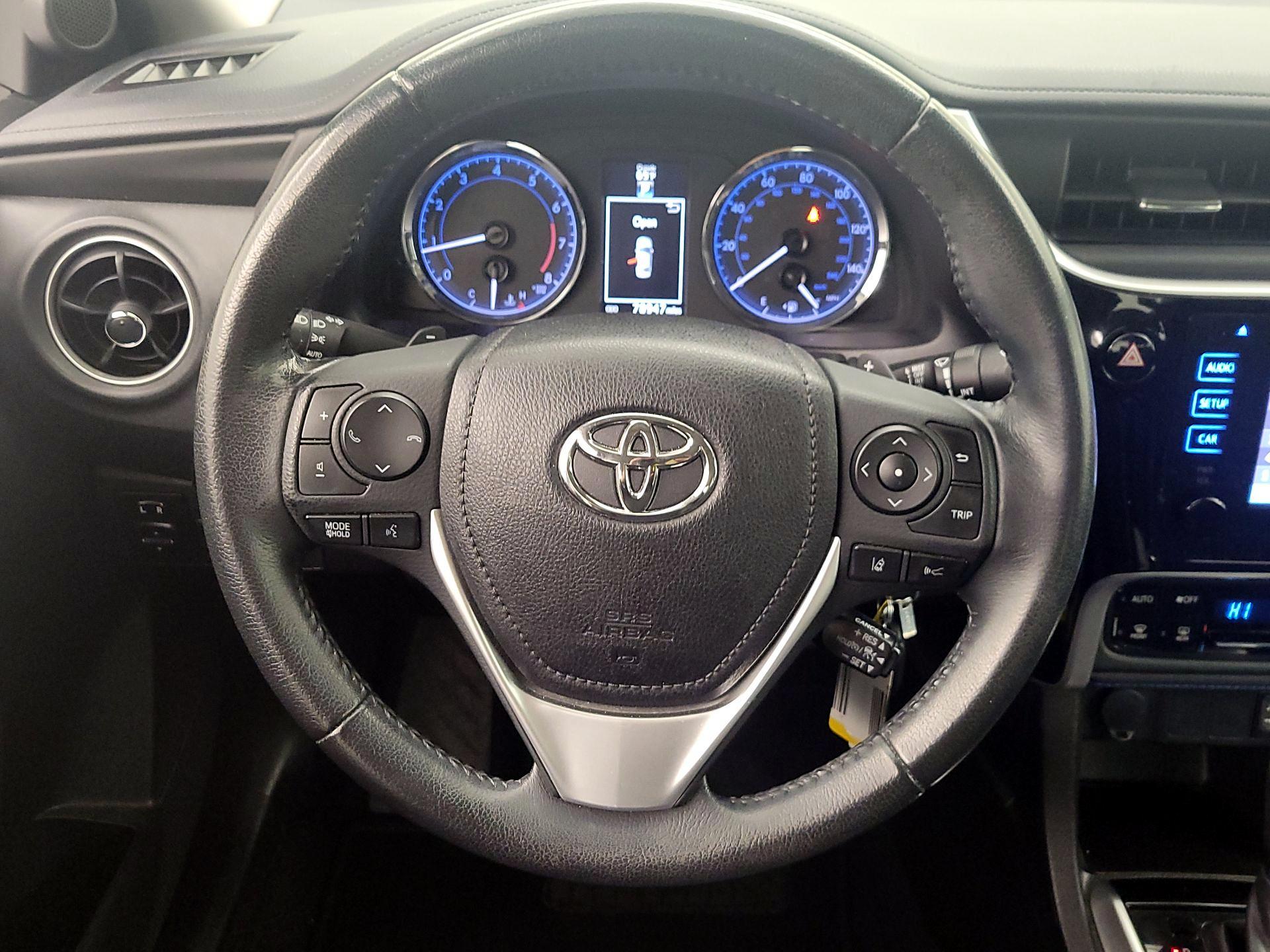 Thumbnail: 2017 Toyota Corolla - 10