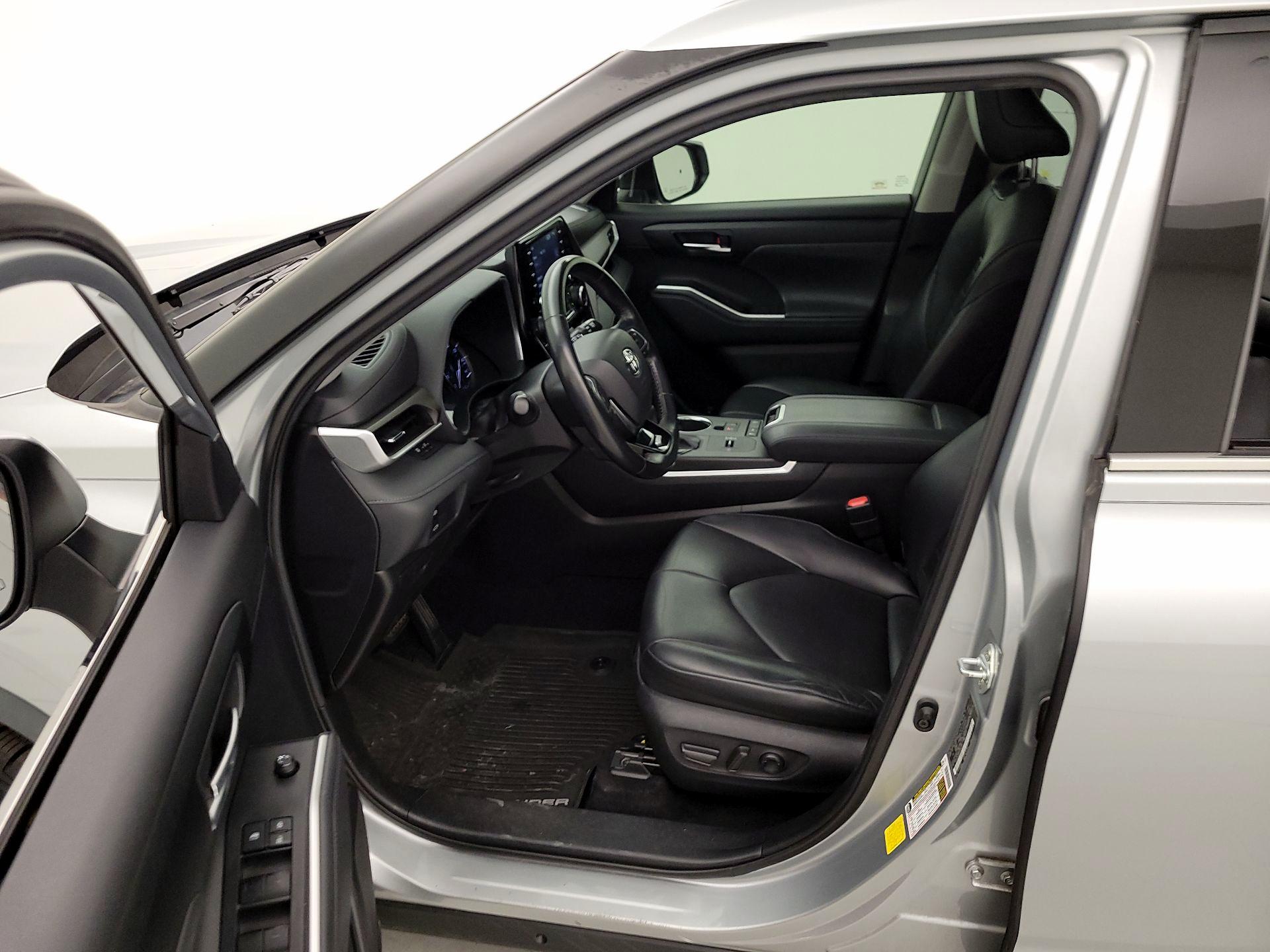 Thumbnail: 2020 Toyota Highlander - 11