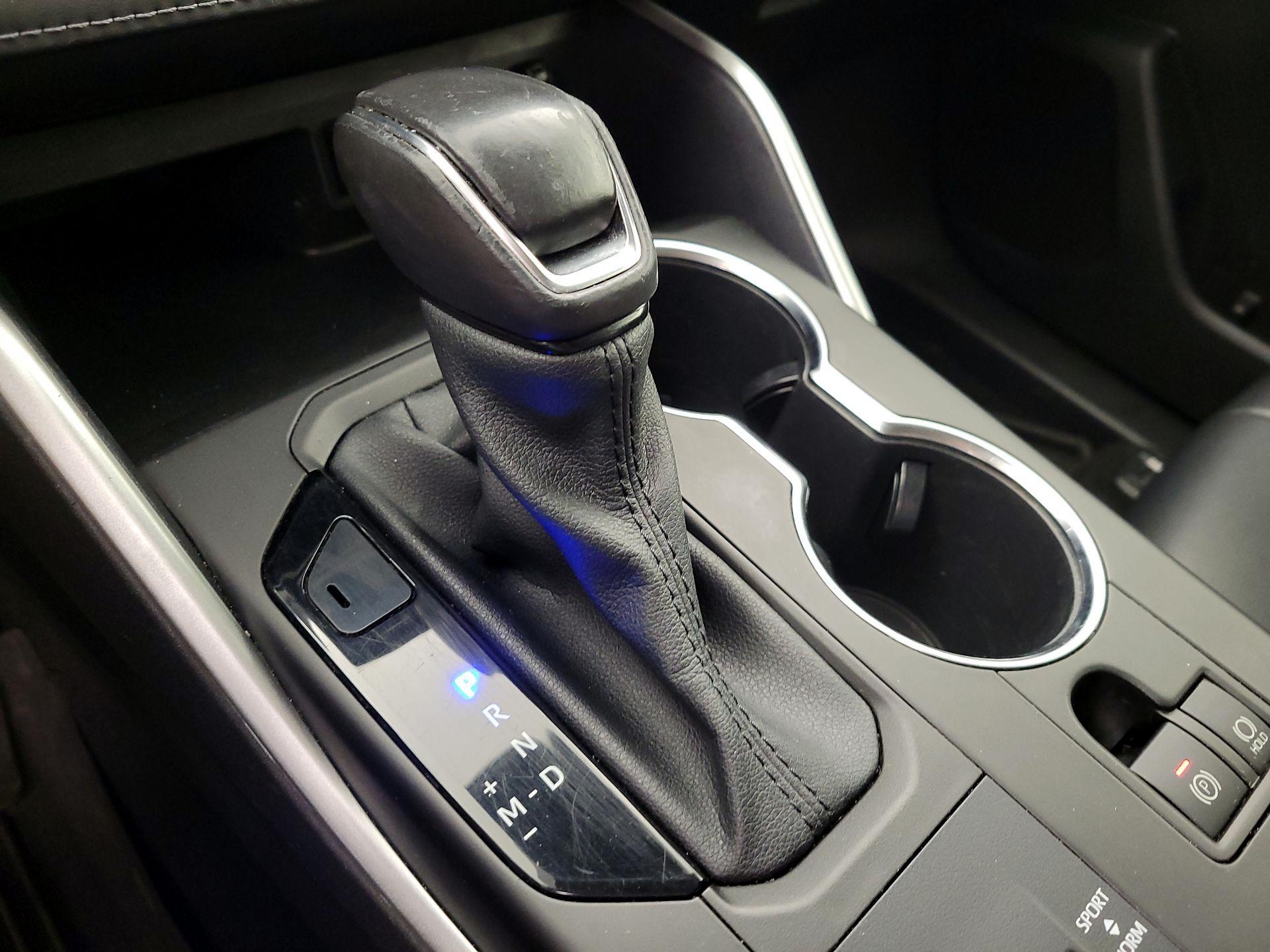 Thumbnail: 2020 Toyota Highlander - 17