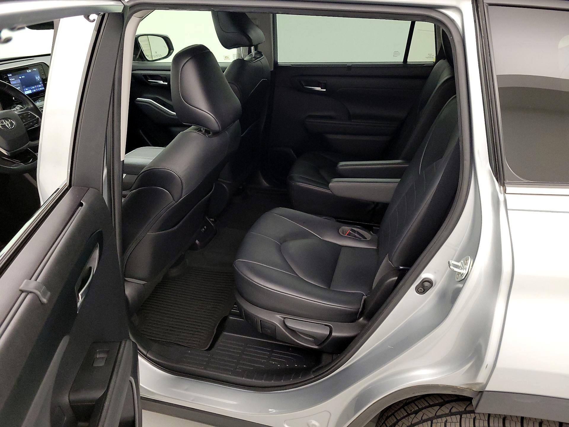 Thumbnail: 2020 Toyota Highlander - 20