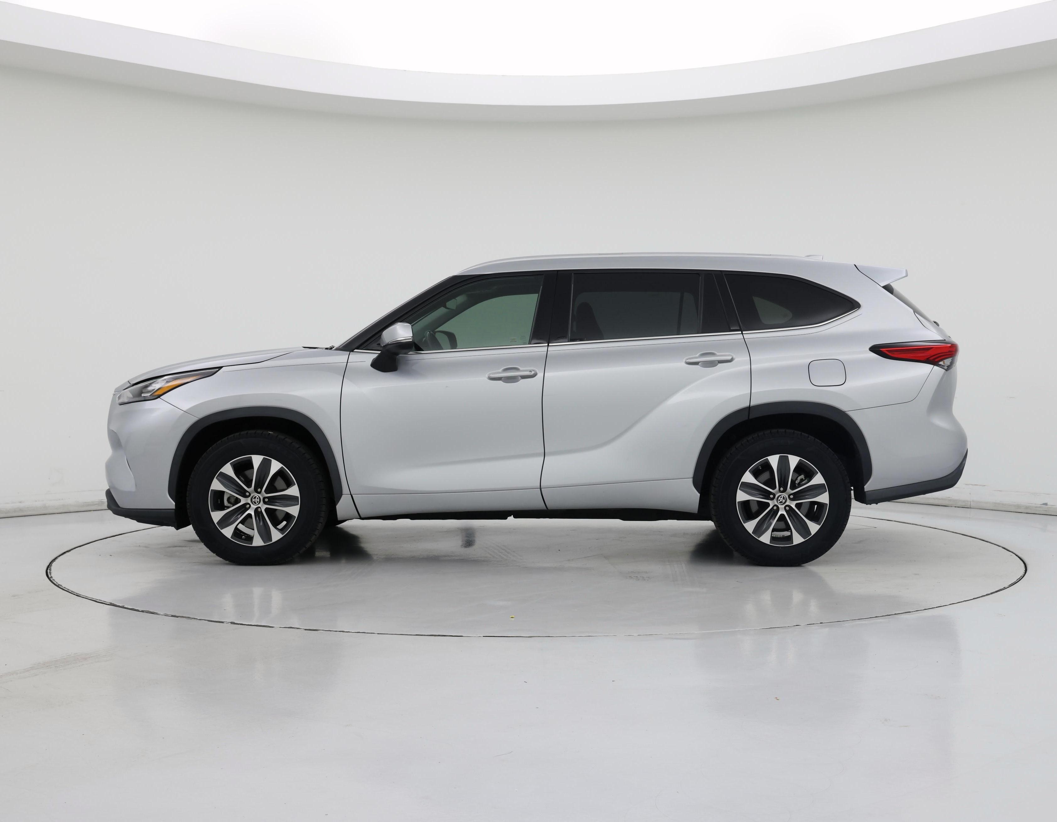 Thumbnail: 2020 Toyota Highlander - 3