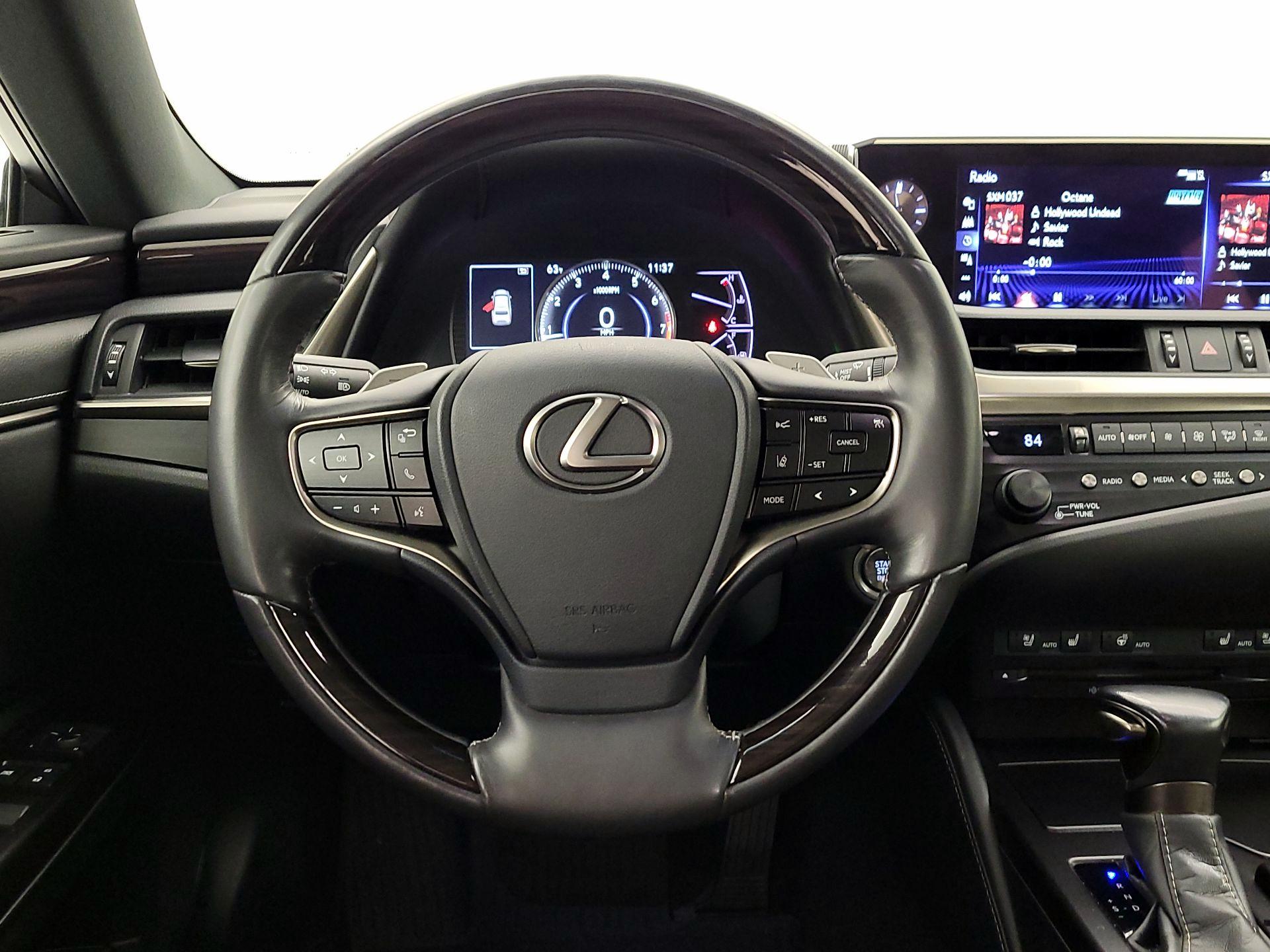 Thumbnail: 2019 Lexus ES - 10