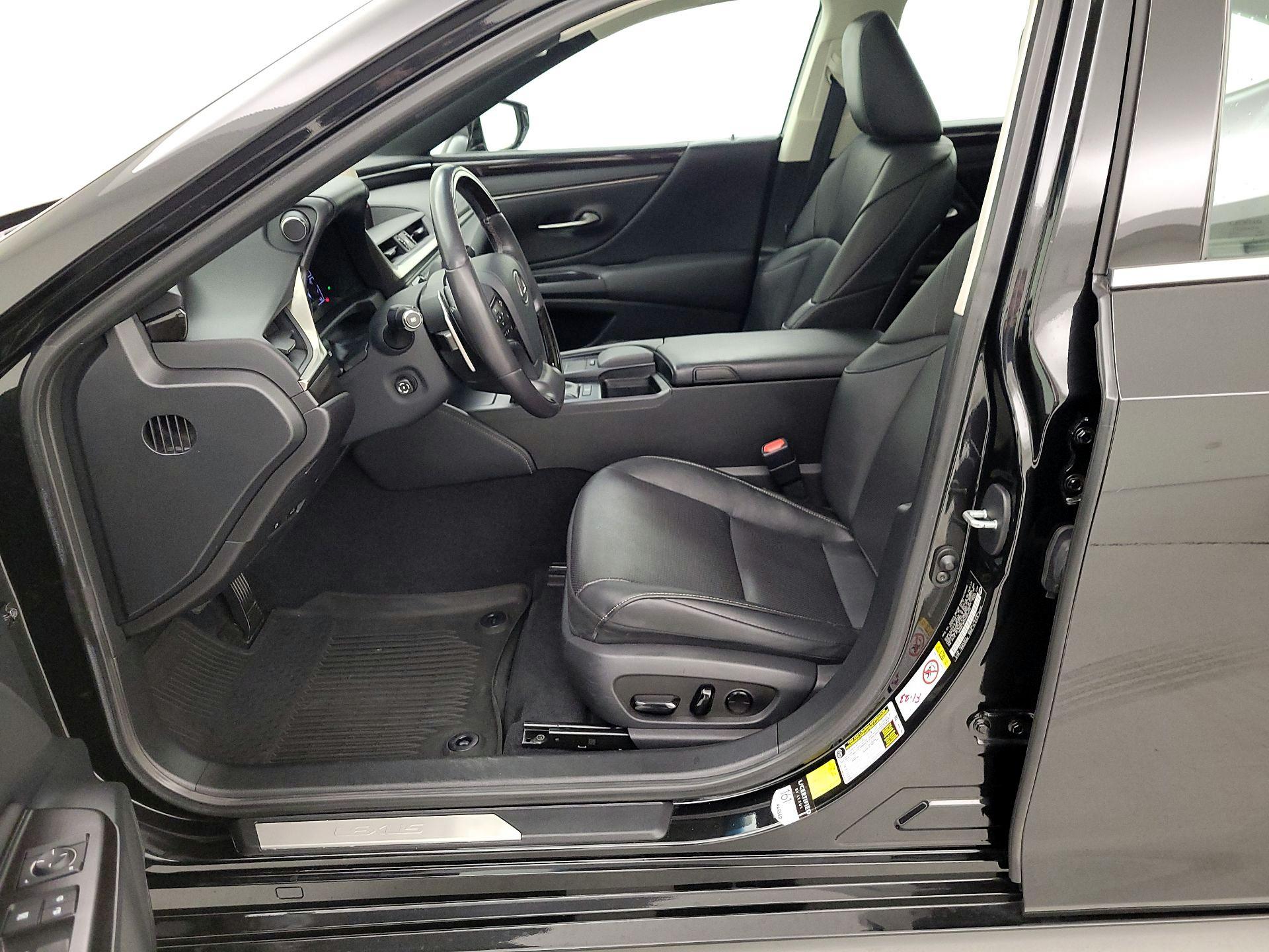 Thumbnail: 2019 Lexus ES - 11