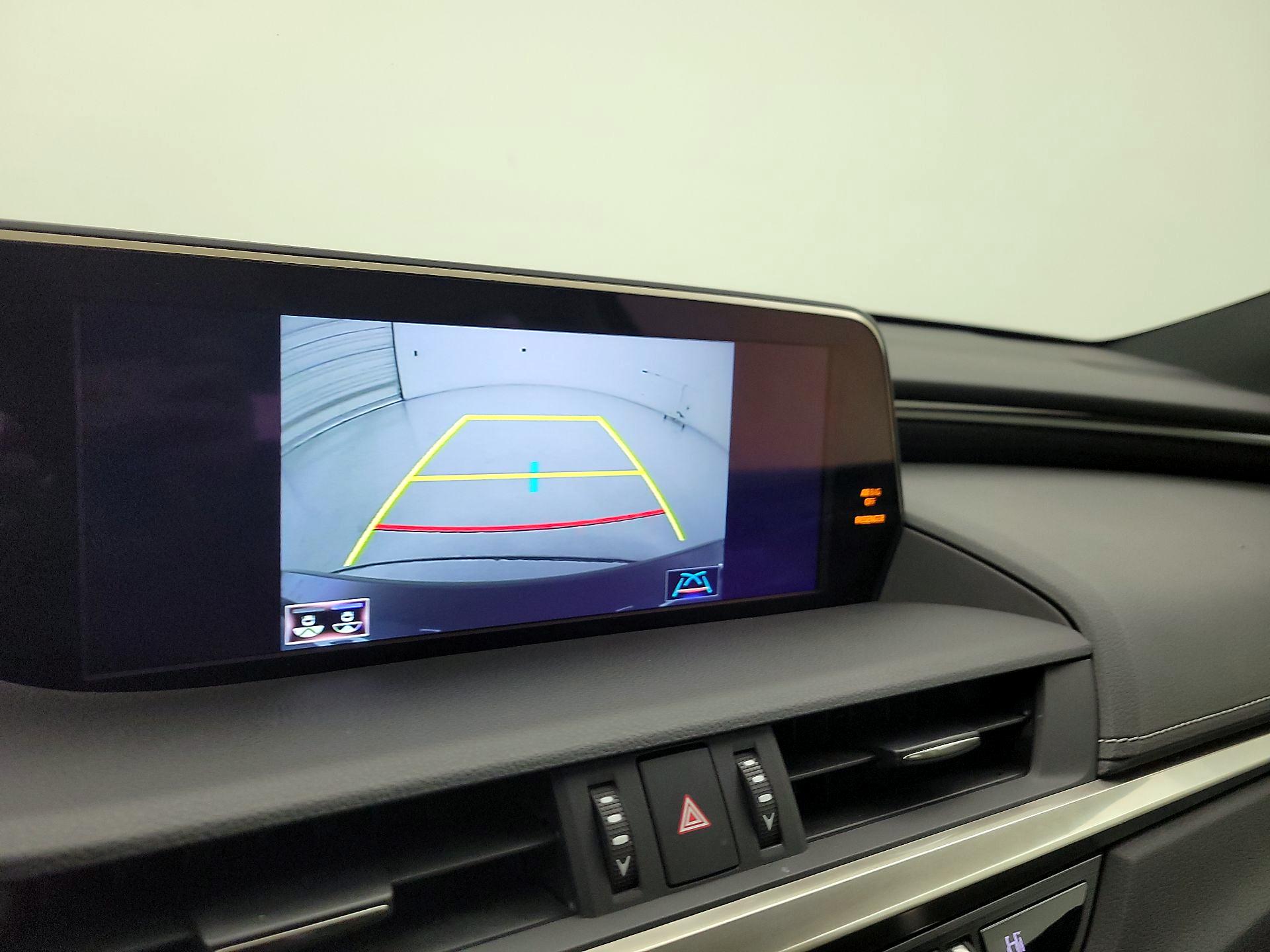 Thumbnail: 2019 Lexus ES - 14