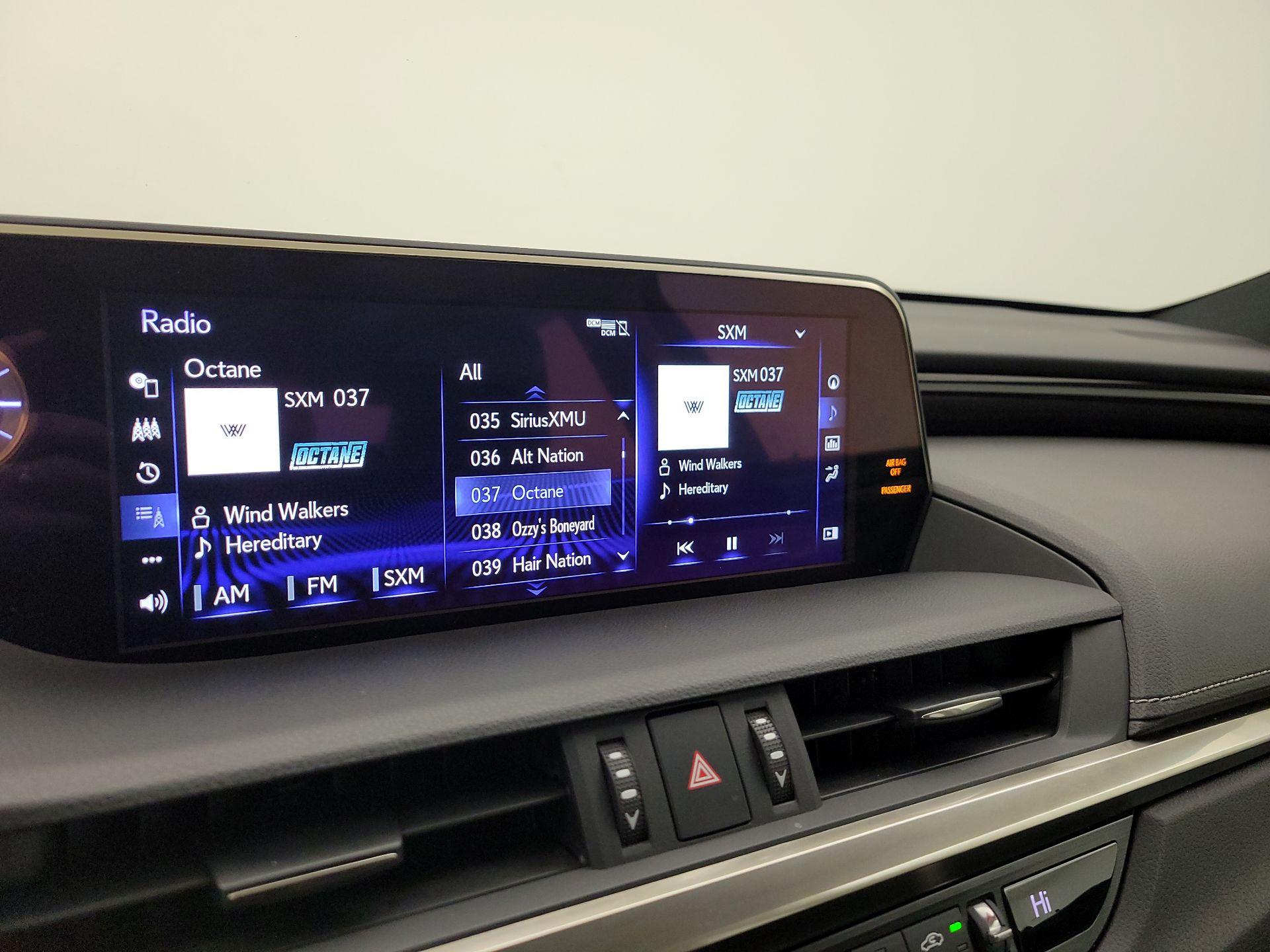 Thumbnail: 2019 Lexus ES - 15