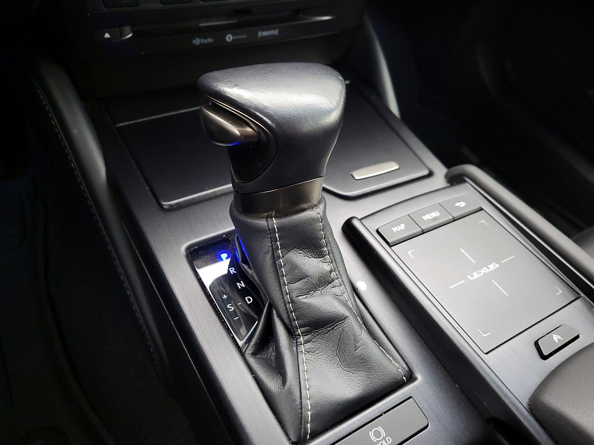 Thumbnail: 2019 Lexus ES - 17