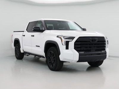 White 2024 Toyota Tundra SR5
