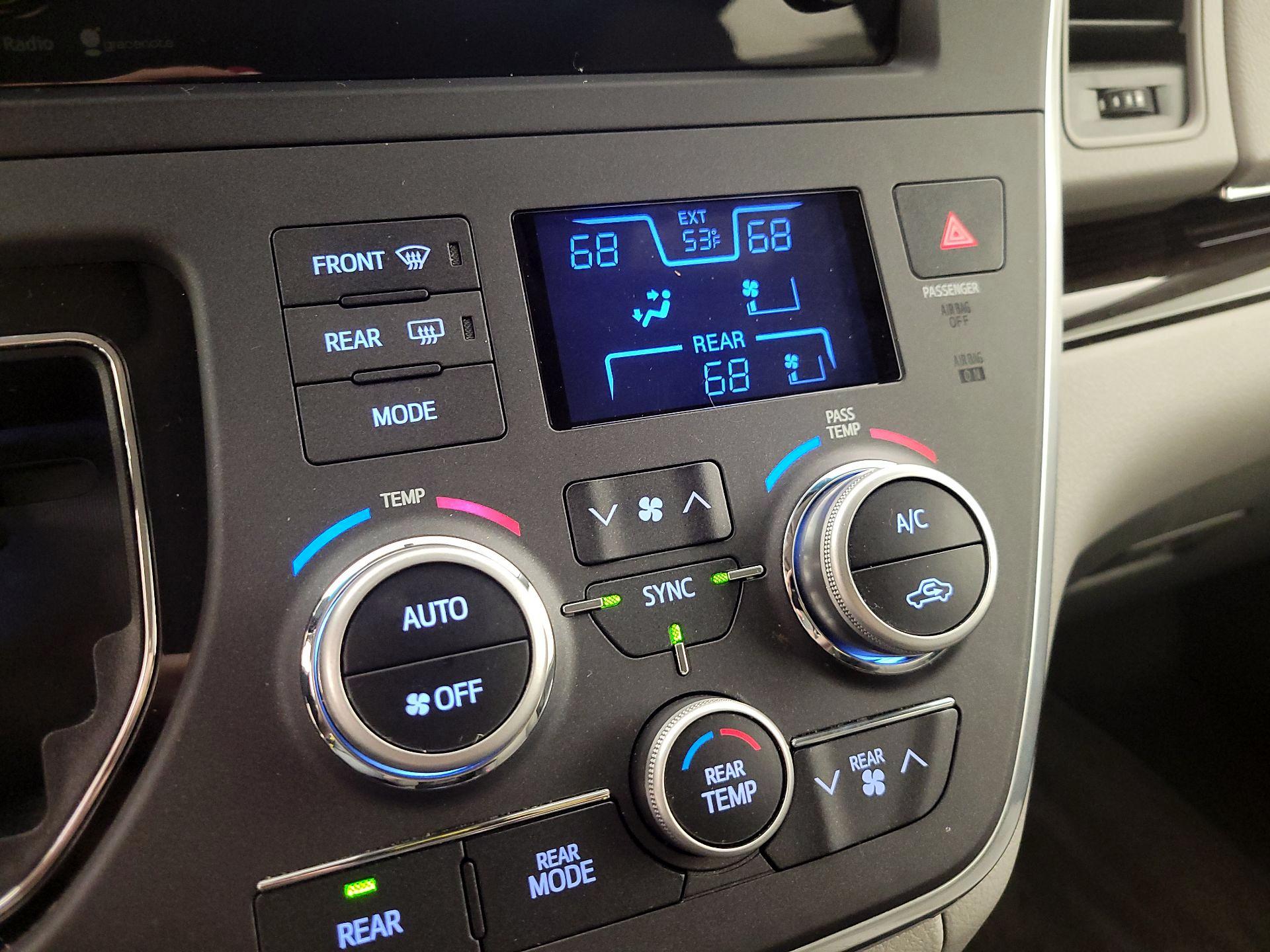 Thumbnail: 2015 Toyota Sienna - 16