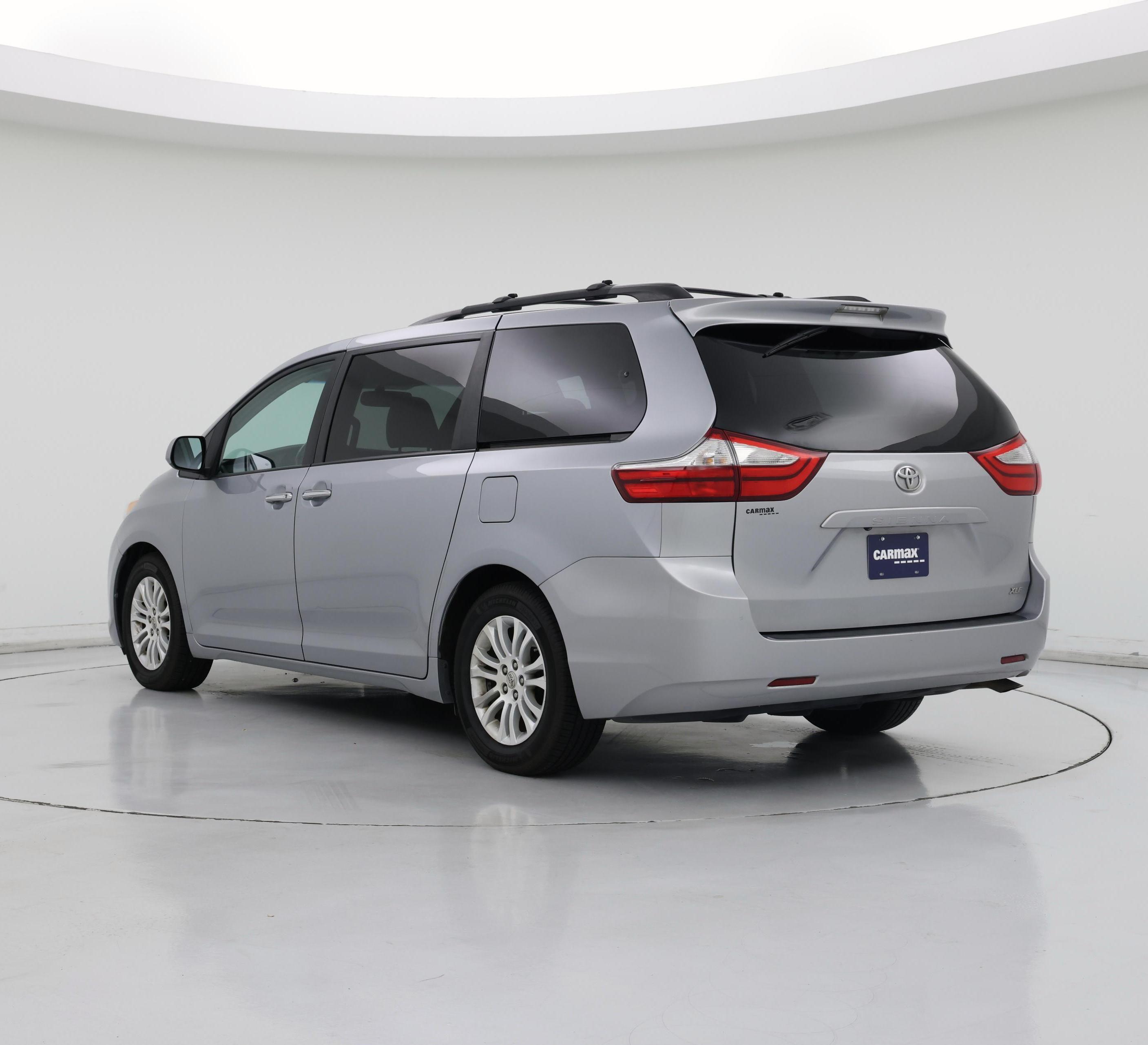 Thumbnail: 2015 Toyota Sienna - 2