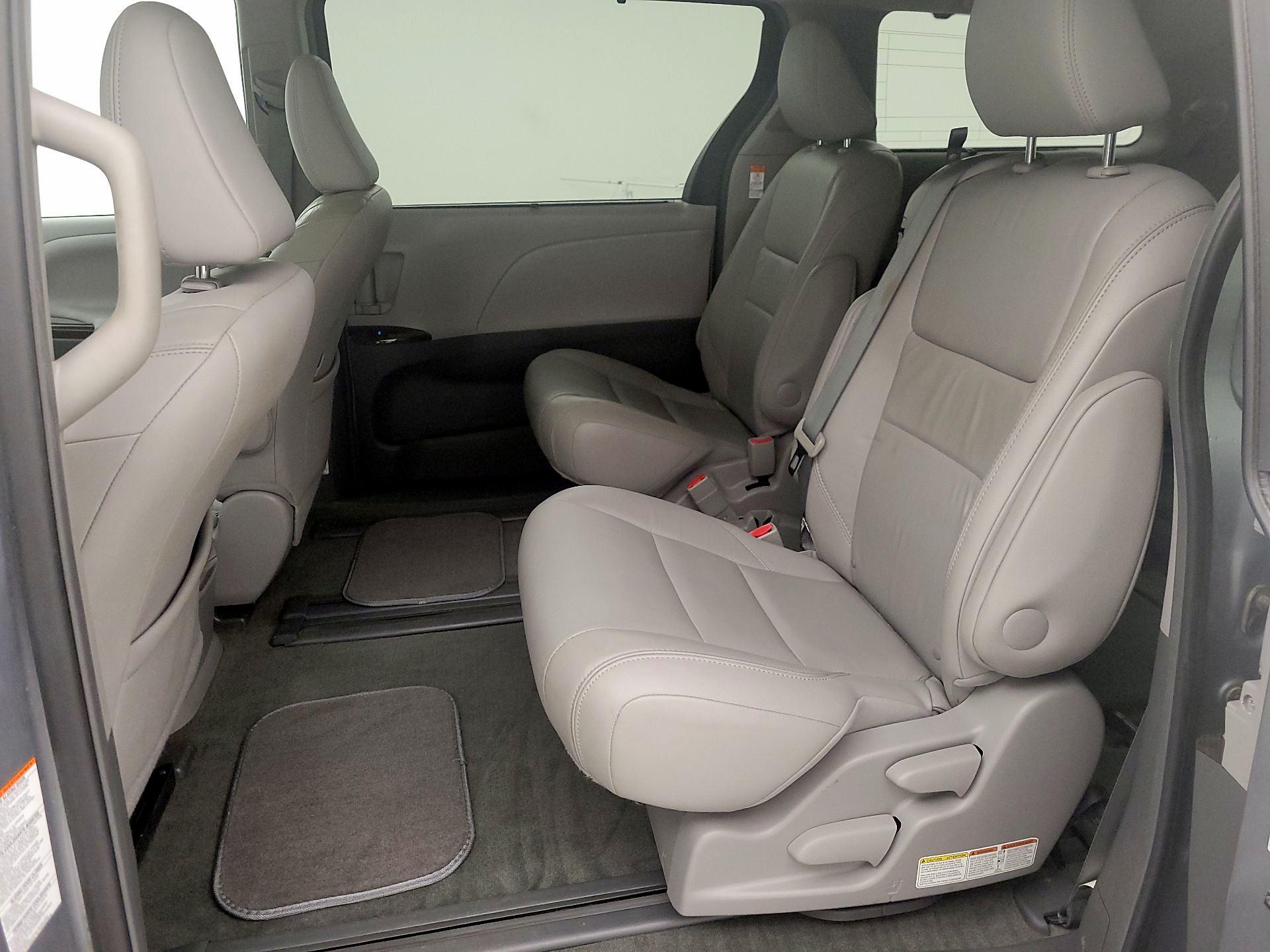 Thumbnail: 2015 Toyota Sienna - 20