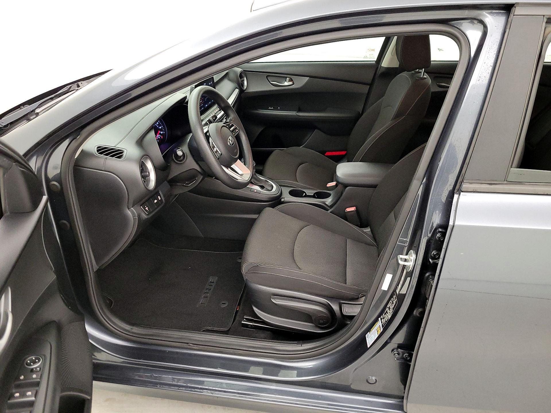 Thumbnail: 2019 Kia Forte - 11