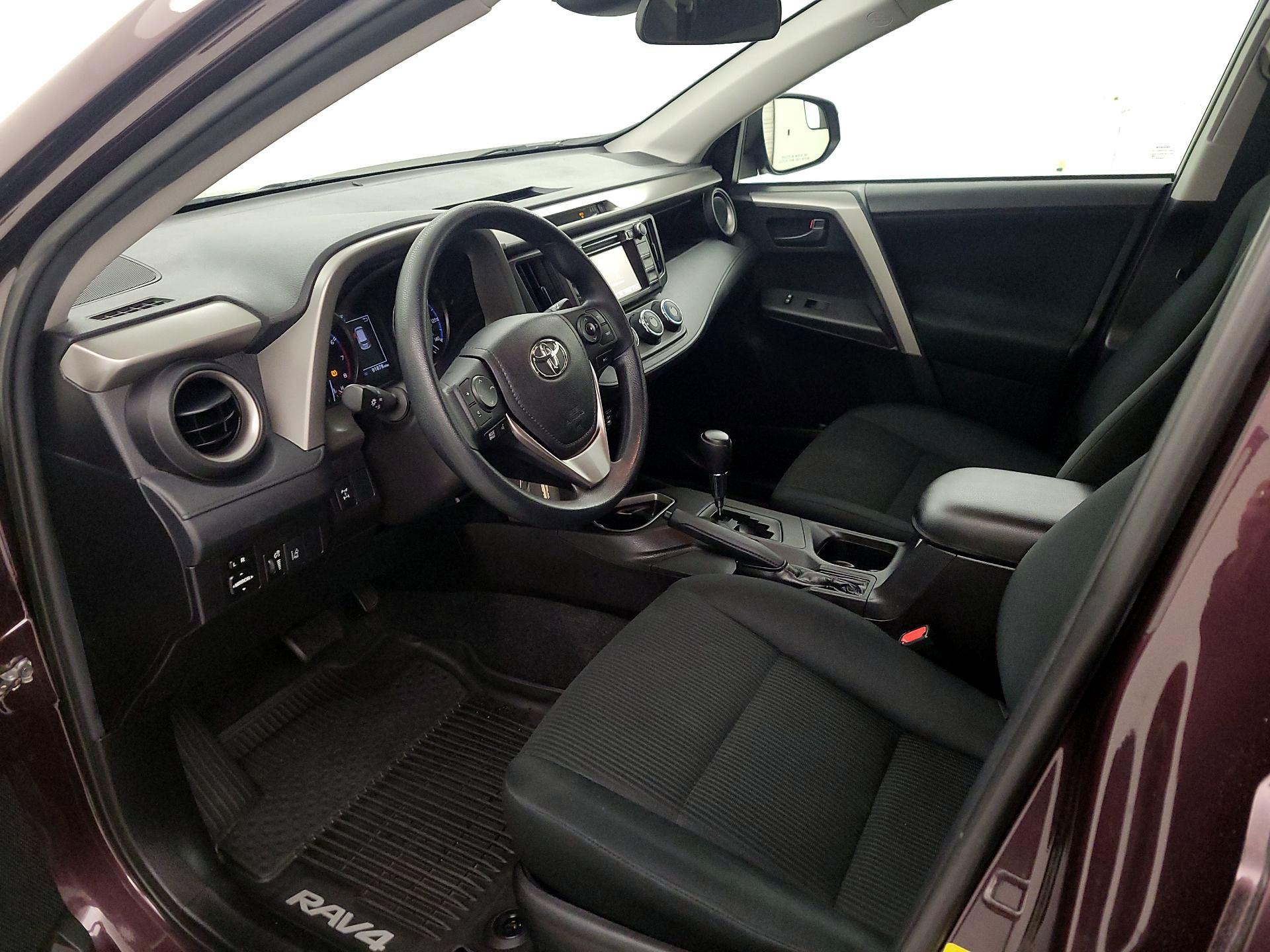 Thumbnail: 2018 Toyota RAV4 - 9