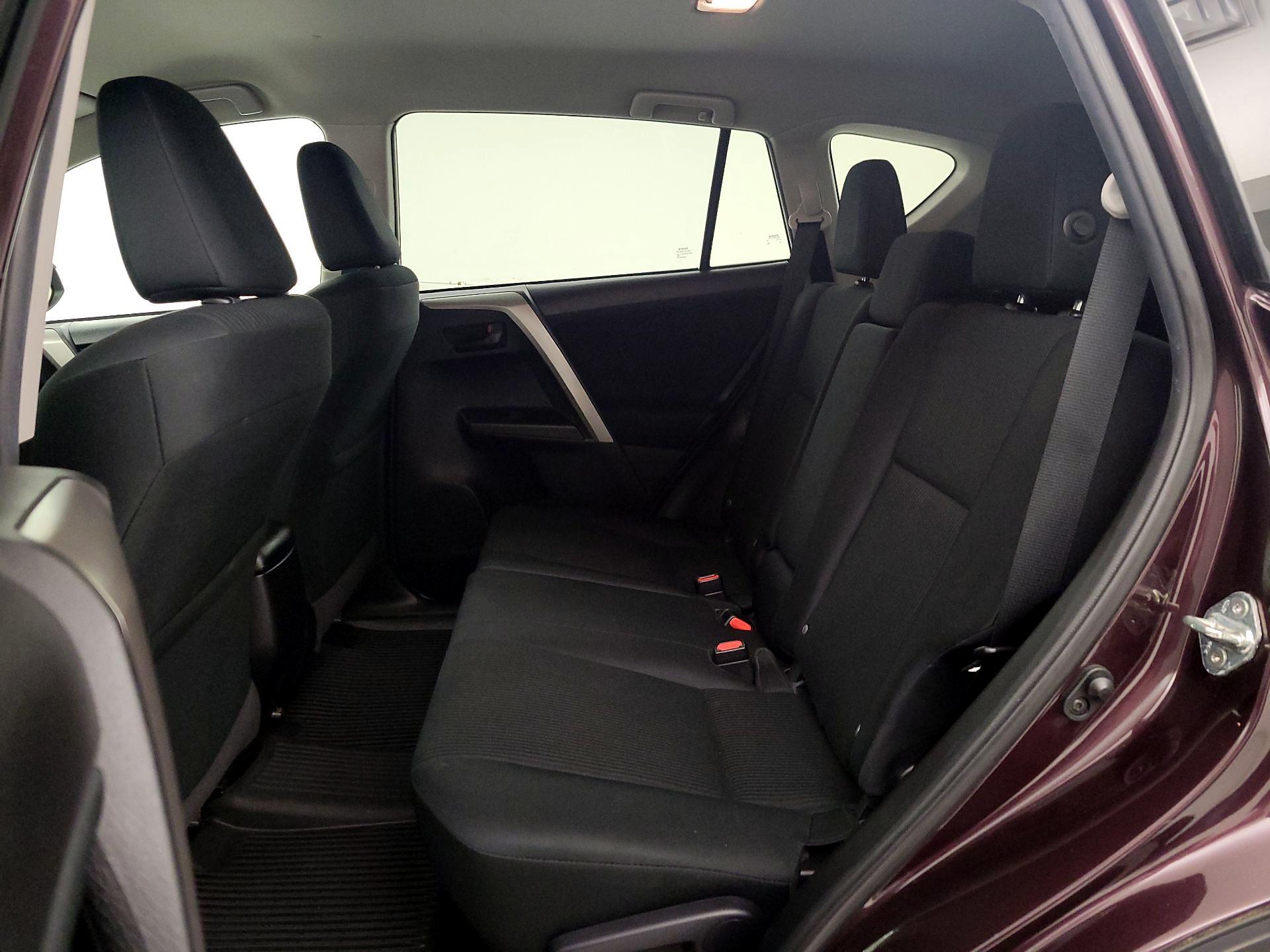 Thumbnail: 2018 Toyota RAV4 - 17