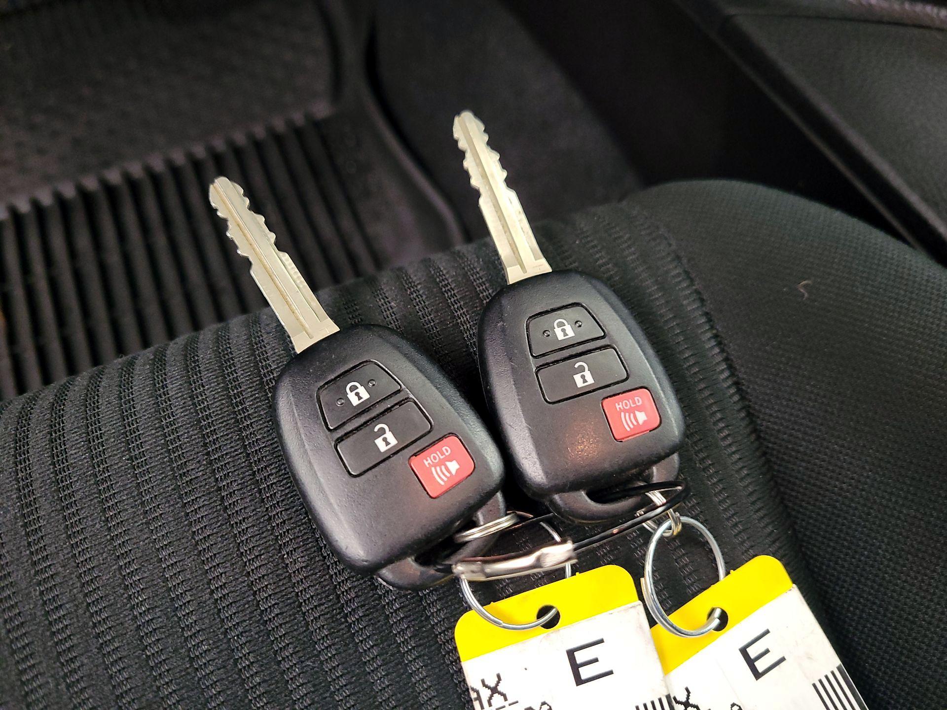 Thumbnail: 2018 Toyota RAV4 - 20