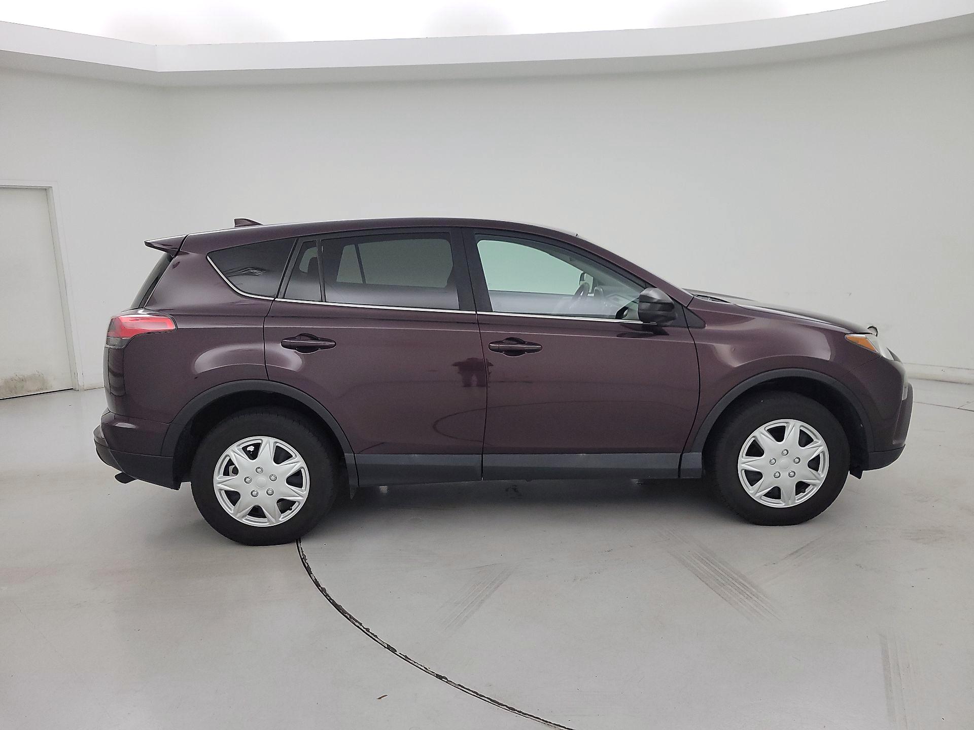 Thumbnail: 2018 Toyota RAV4 - 4